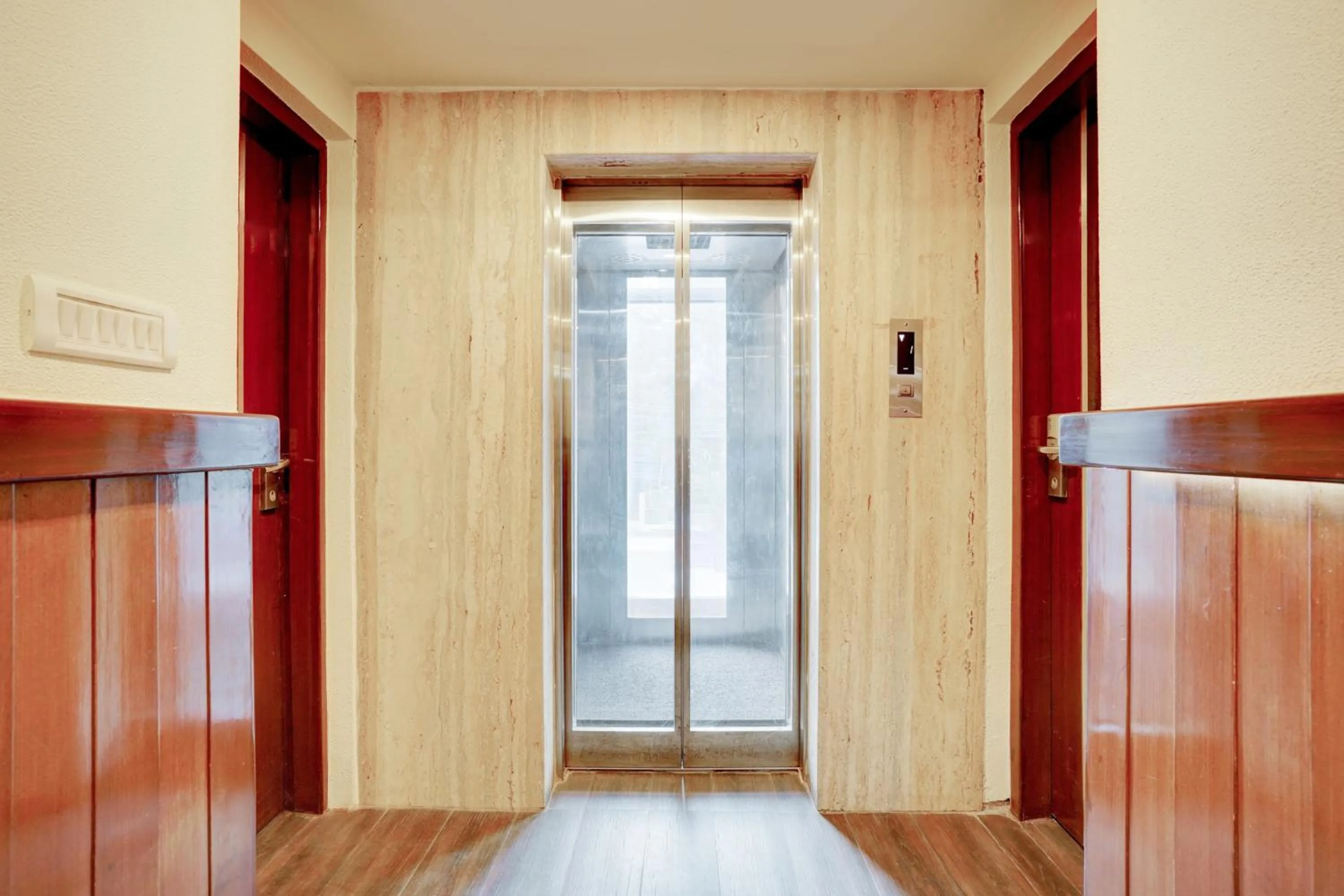 Lobby or reception in Super Townhouse Koramangala