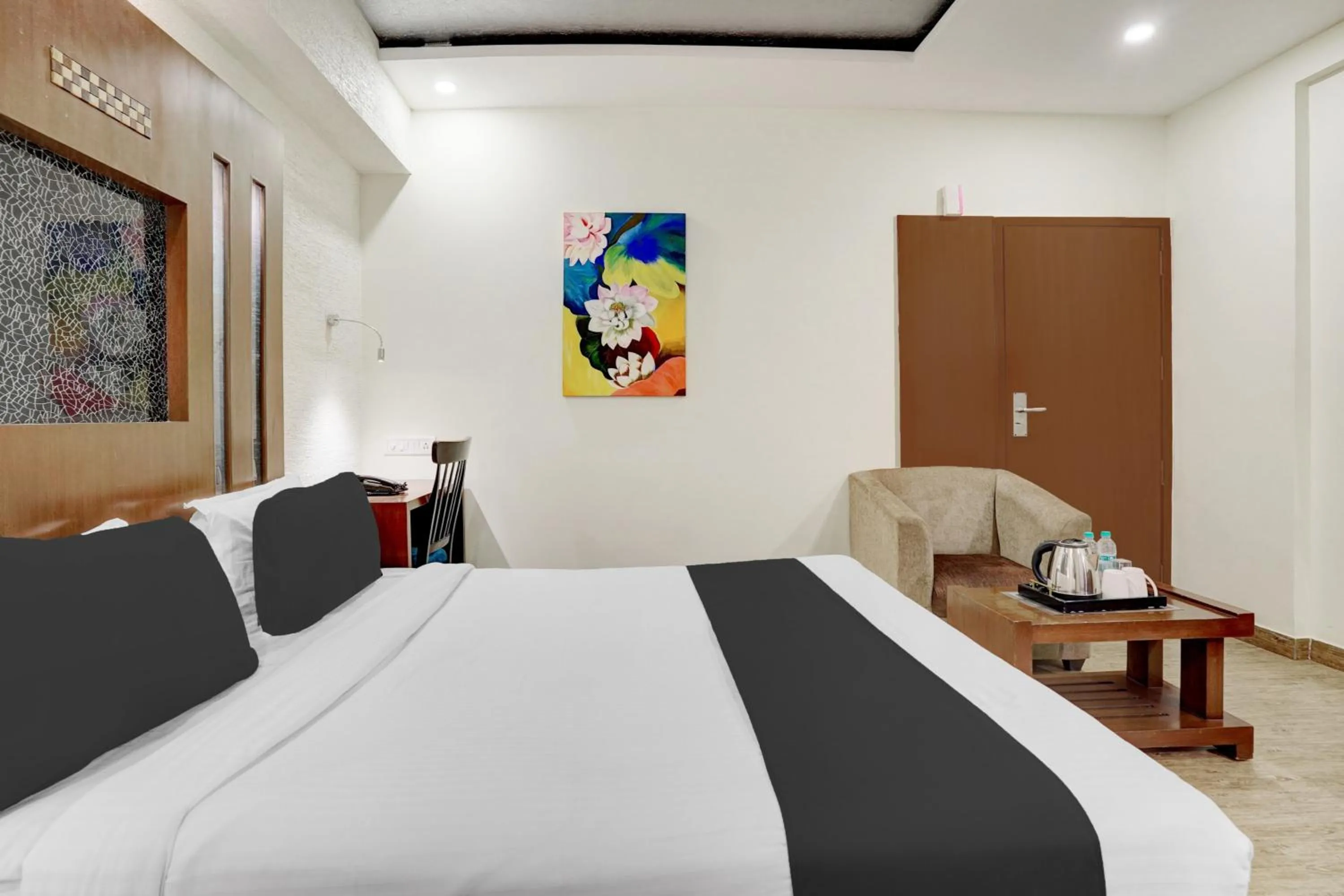 Bedroom, Bed in Super Townhouse Koramangala