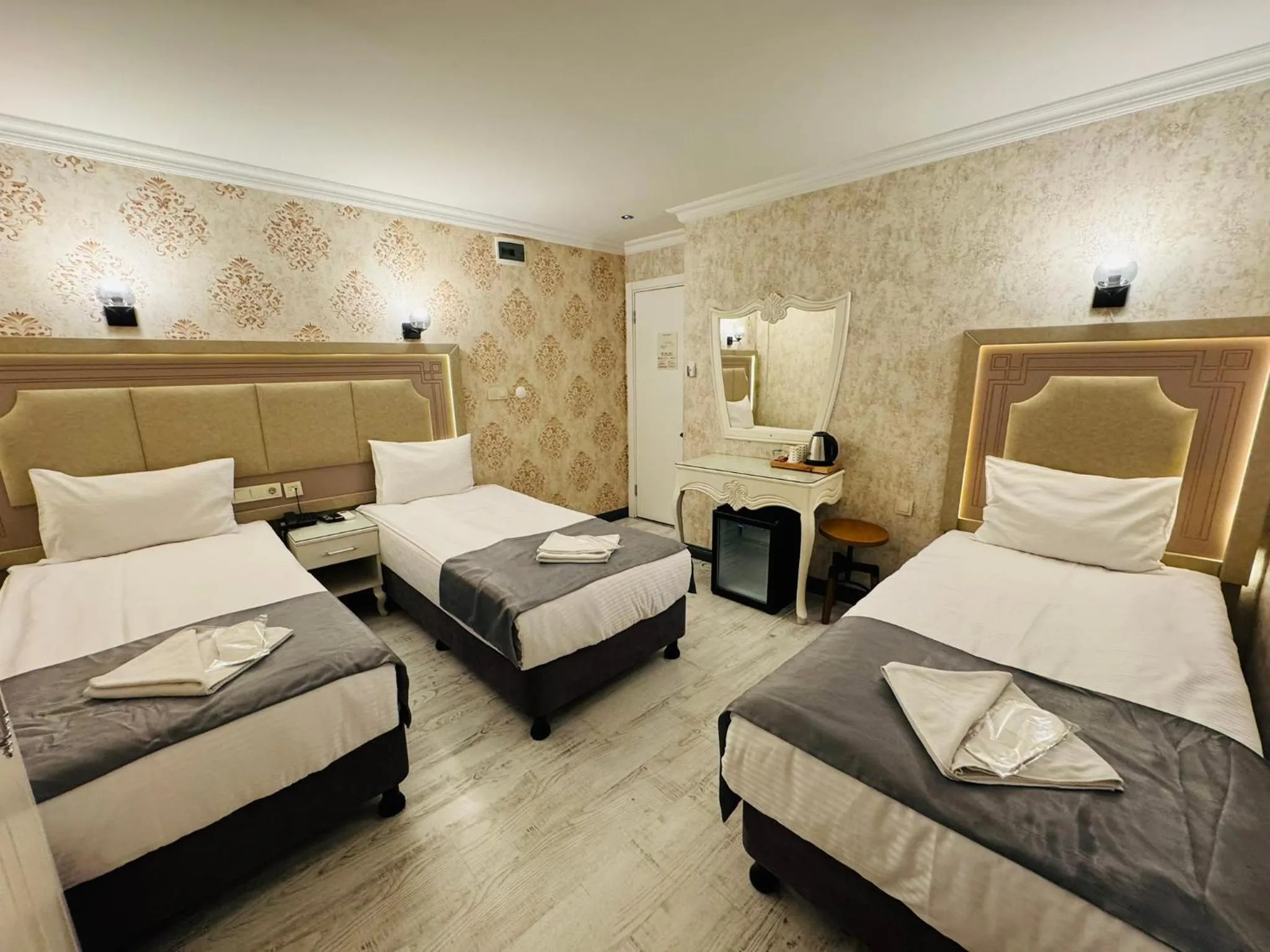 Photo of the whole room, Bed in Old City Viva Hotel