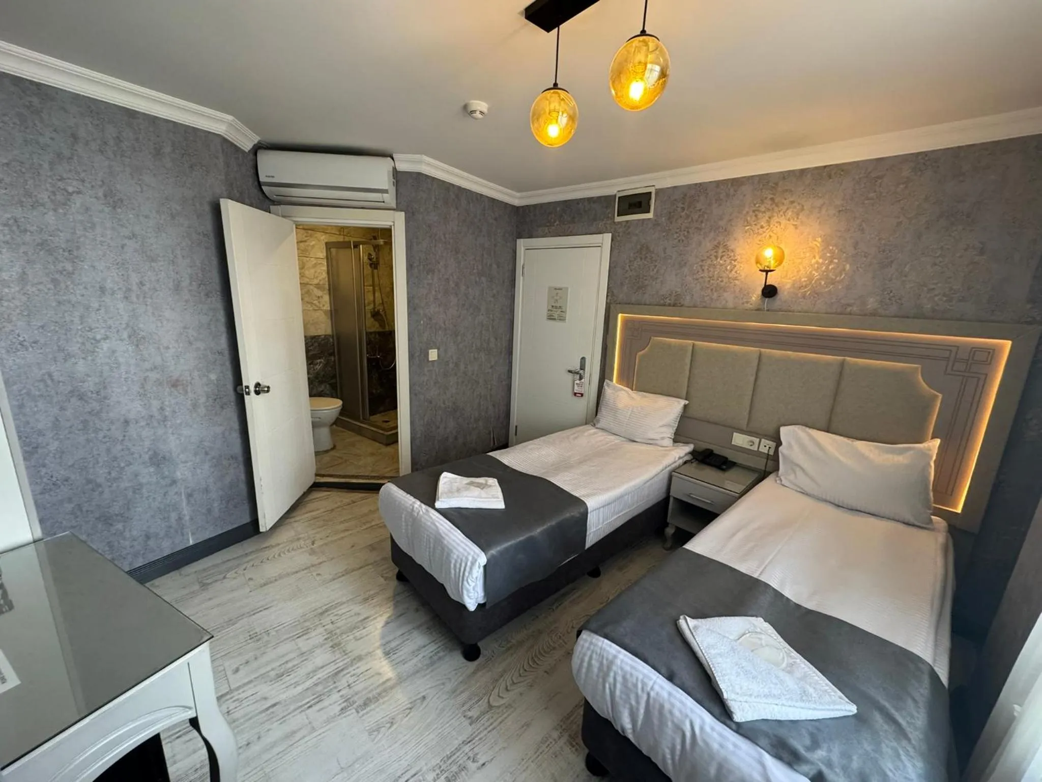 Photo of the whole room, Bed in Old City Viva Hotel