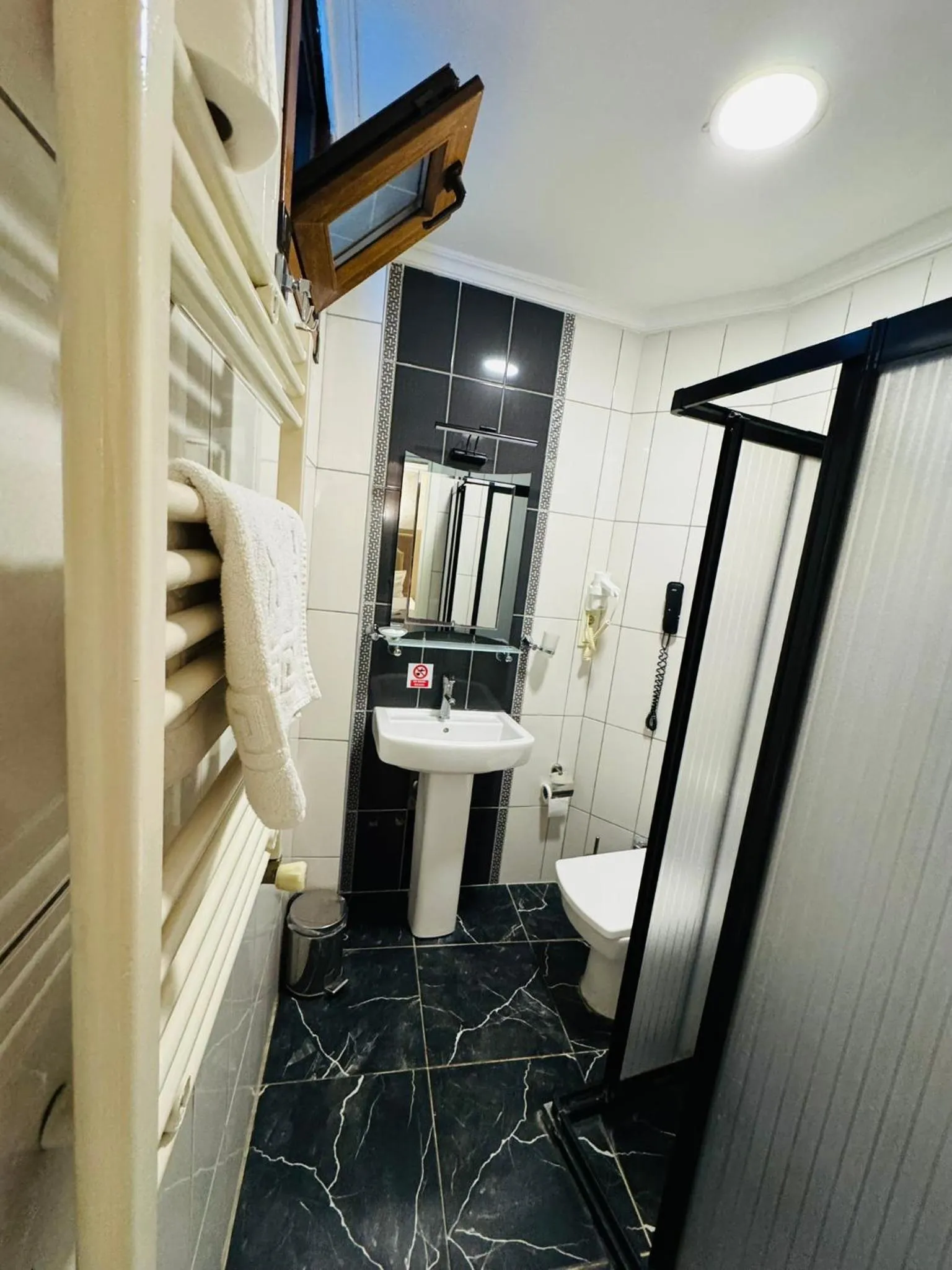 Bathroom in Old City Viva Hotel