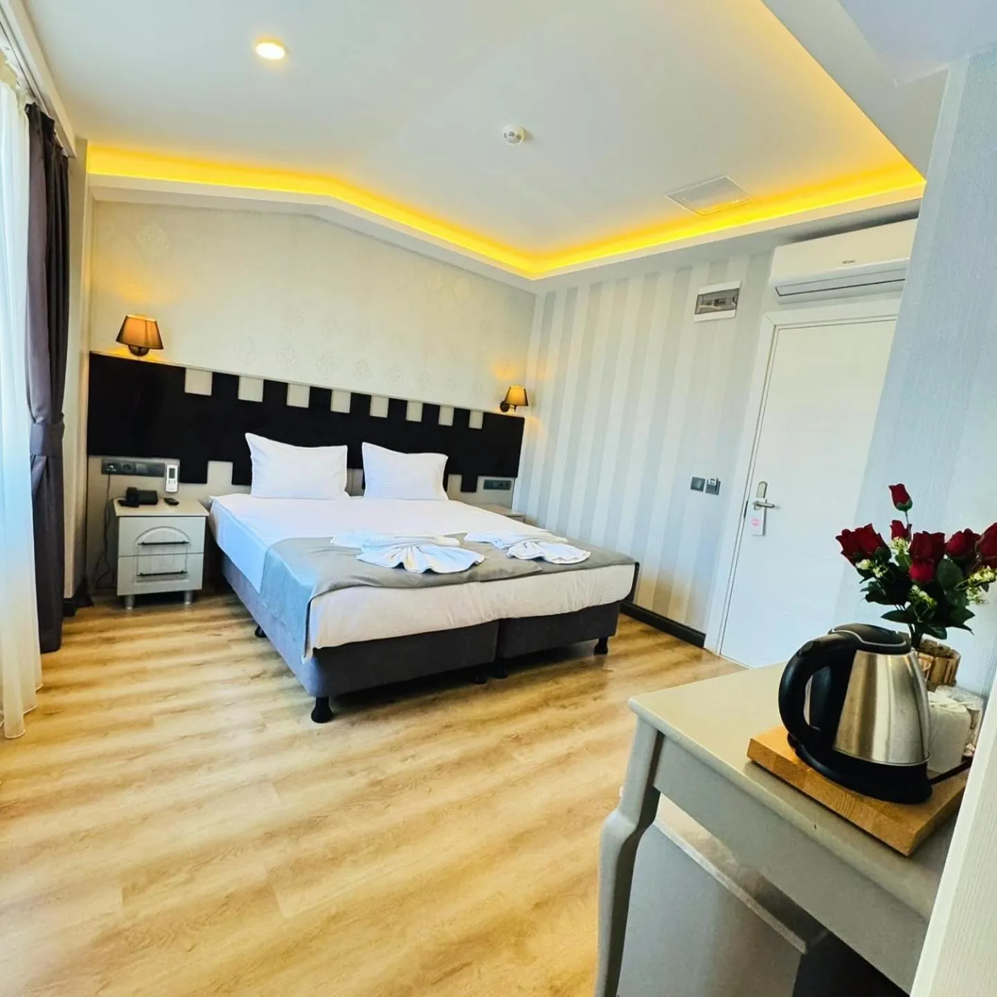 Photo of the whole room, Bed in Old City Viva Hotel