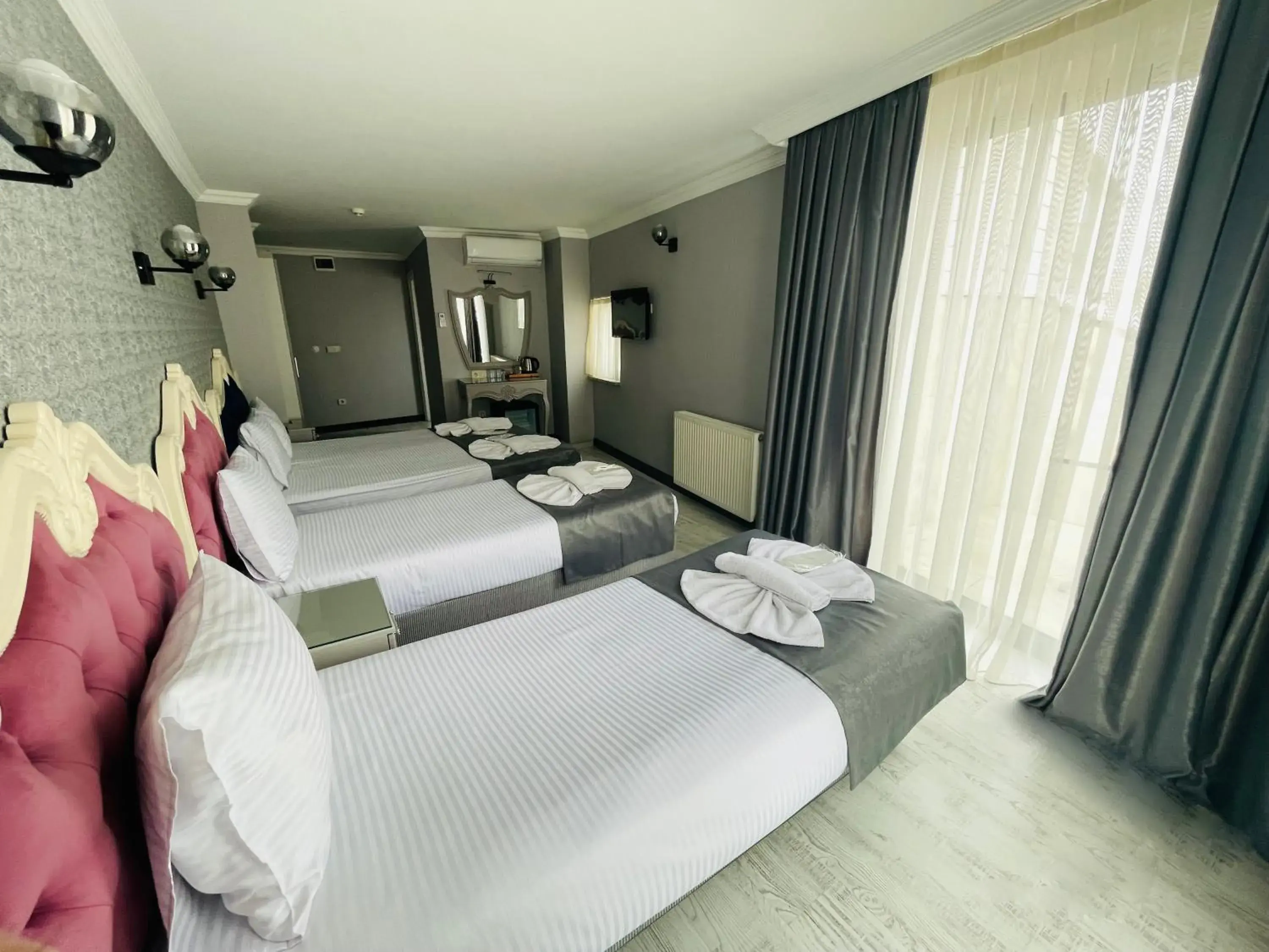 Photo of the whole room, Bed in Old City Viva Hotel Photo of the whole room, Bed in Old City Viva Hotel