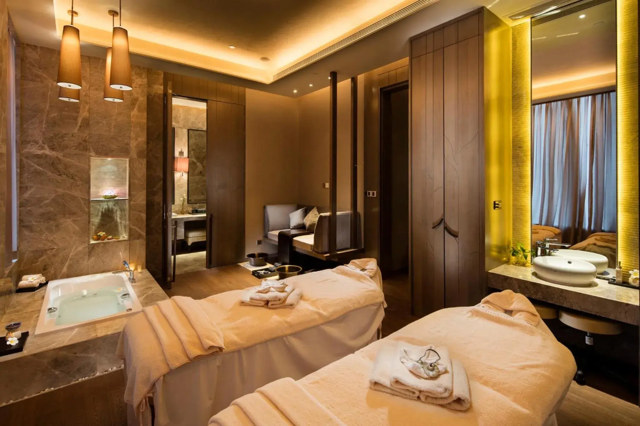 Spa and wellness centre/facilities, Bed in Crowne Plaza Fuzhou Riverside by IHG Spa and wellness centre/facilities, Bed in Crowne Plaza Fuzhou Riverside by IHG