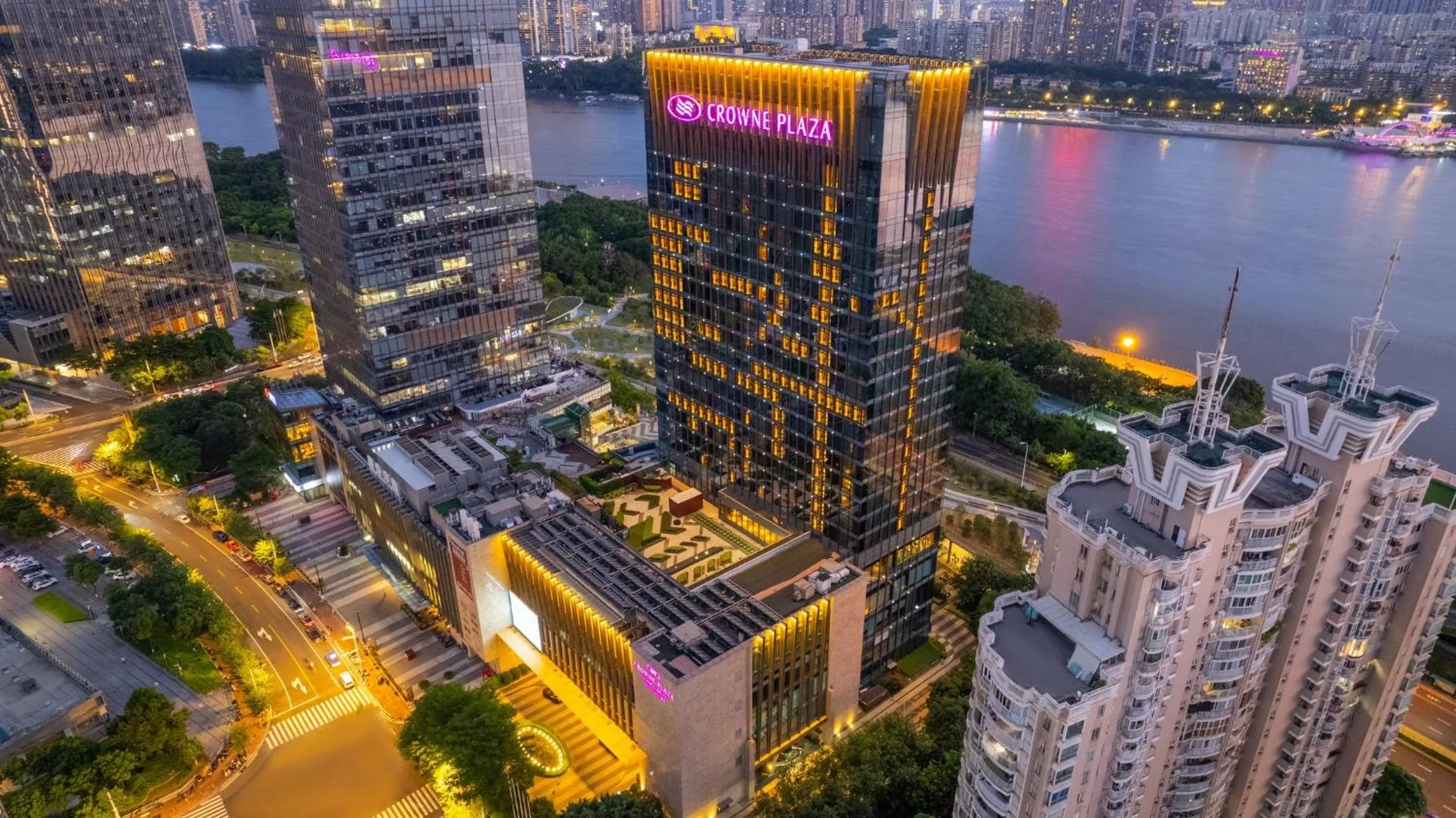 Property building in Crowne Plaza Fuzhou Riverside by IHG