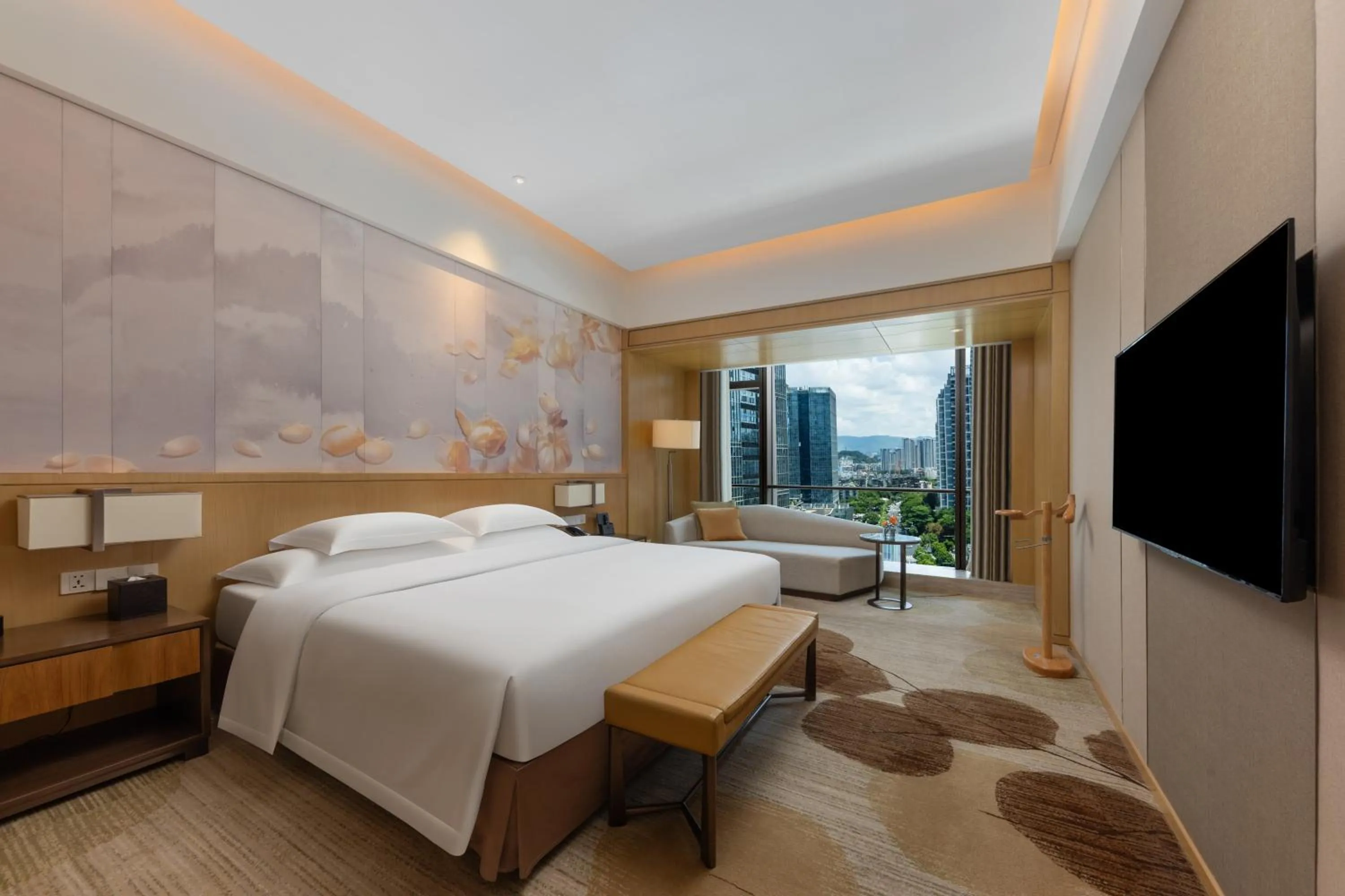 Bed in Crowne Plaza Fuzhou Riverside by IHG