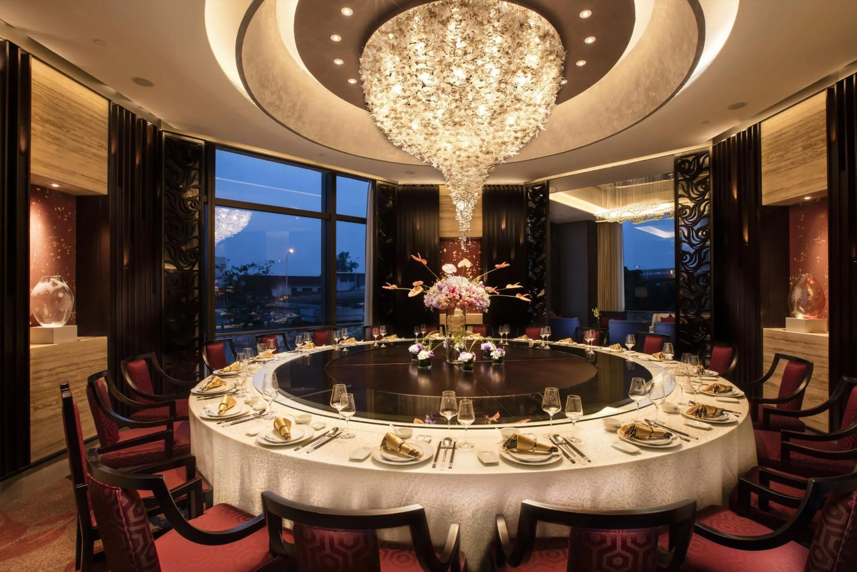 Restaurant/places to eat in Crowne Plaza Fuzhou Riverside by IHG