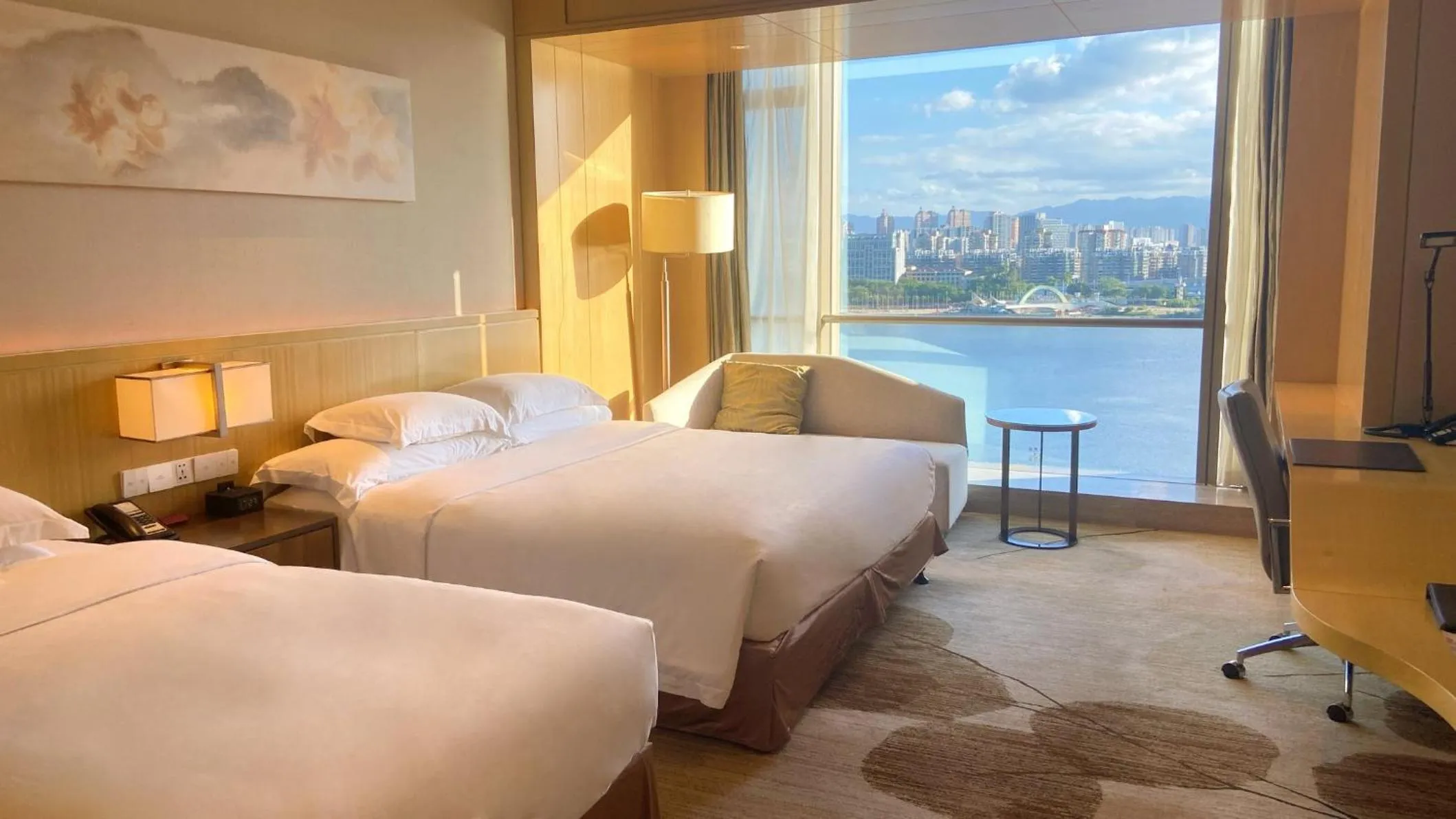 Photo of the whole room, Bed in Crowne Plaza Fuzhou Riverside by IHG
