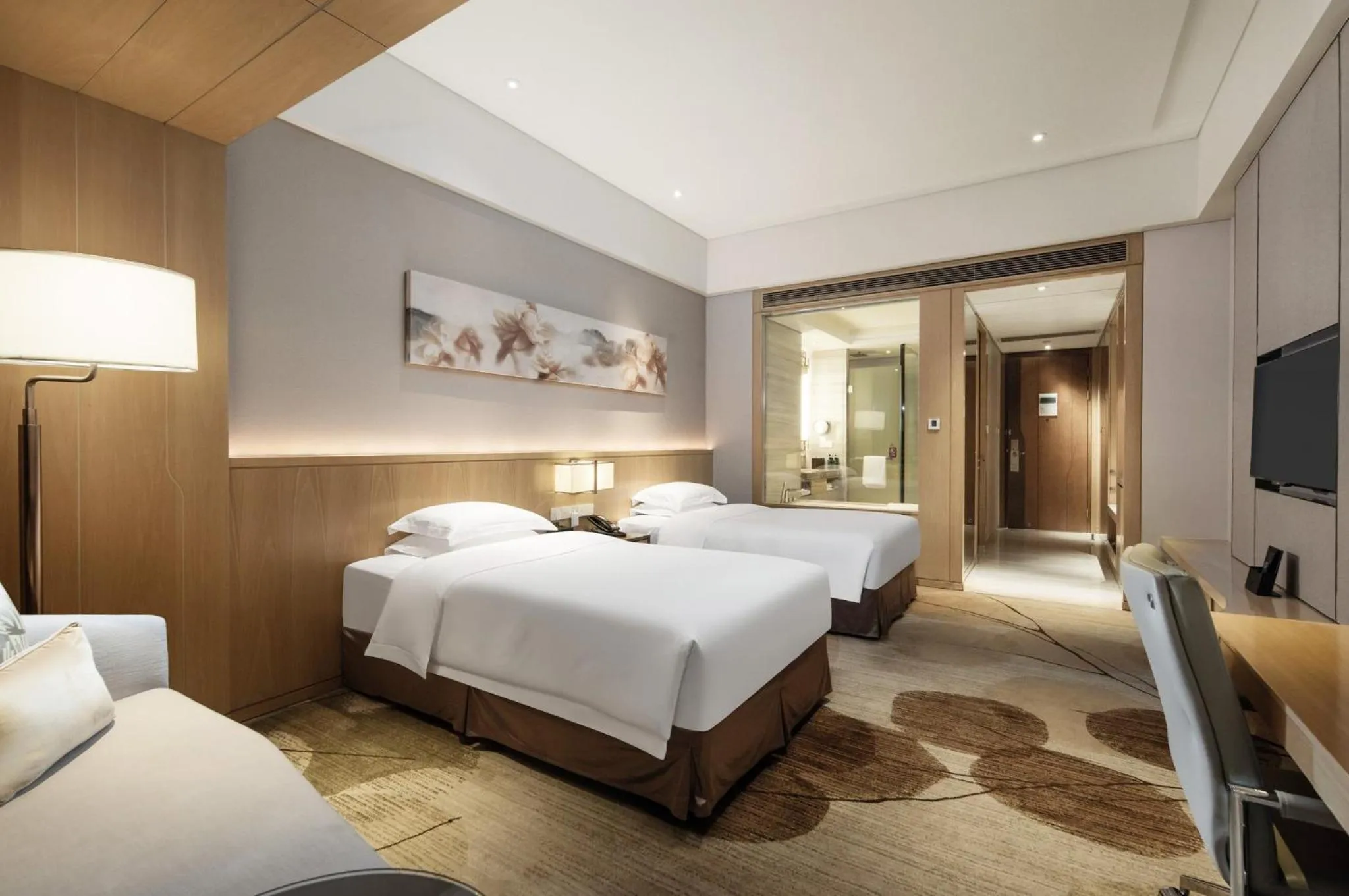 Photo of the whole room, Bed in Crowne Plaza Fuzhou Riverside by IHG