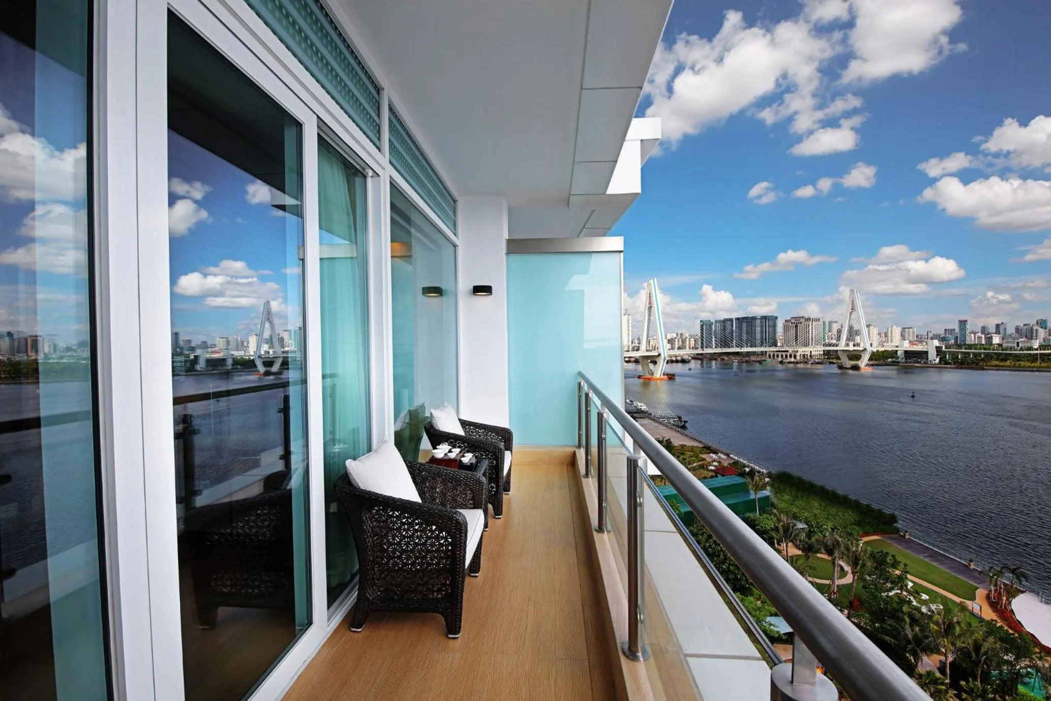 Balcony/Terrace in InterContinental Haikou Seaview by IHG