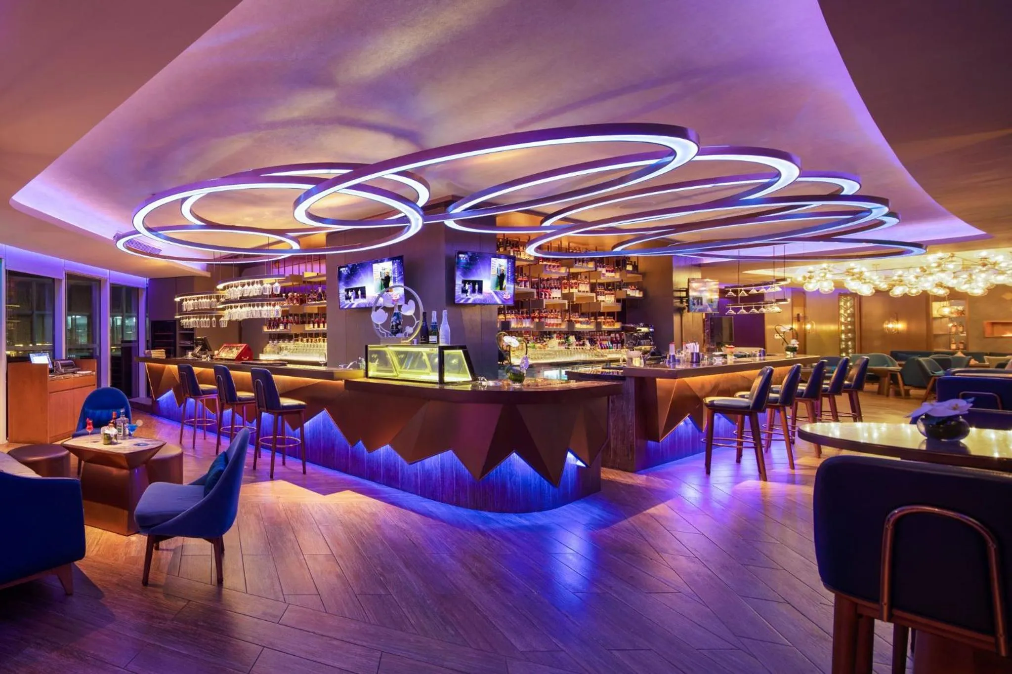 Restaurant/places to eat in InterContinental Haikou Seaview by IHG