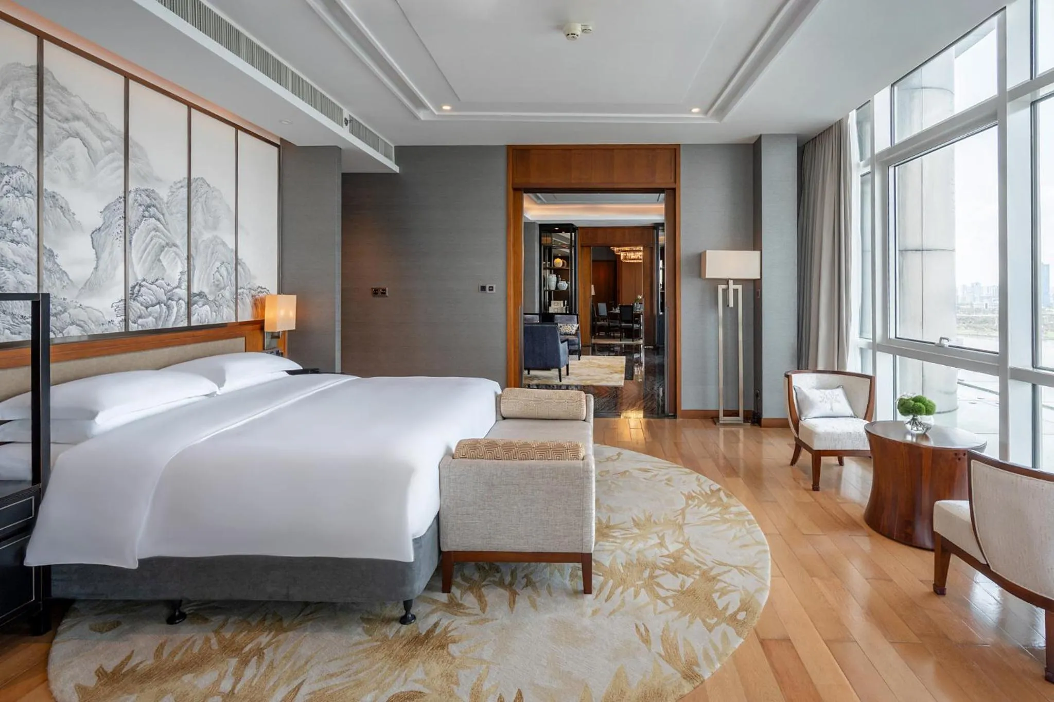 Photo of the whole room, Bed in InterContinental Haikou Seaview by IHG