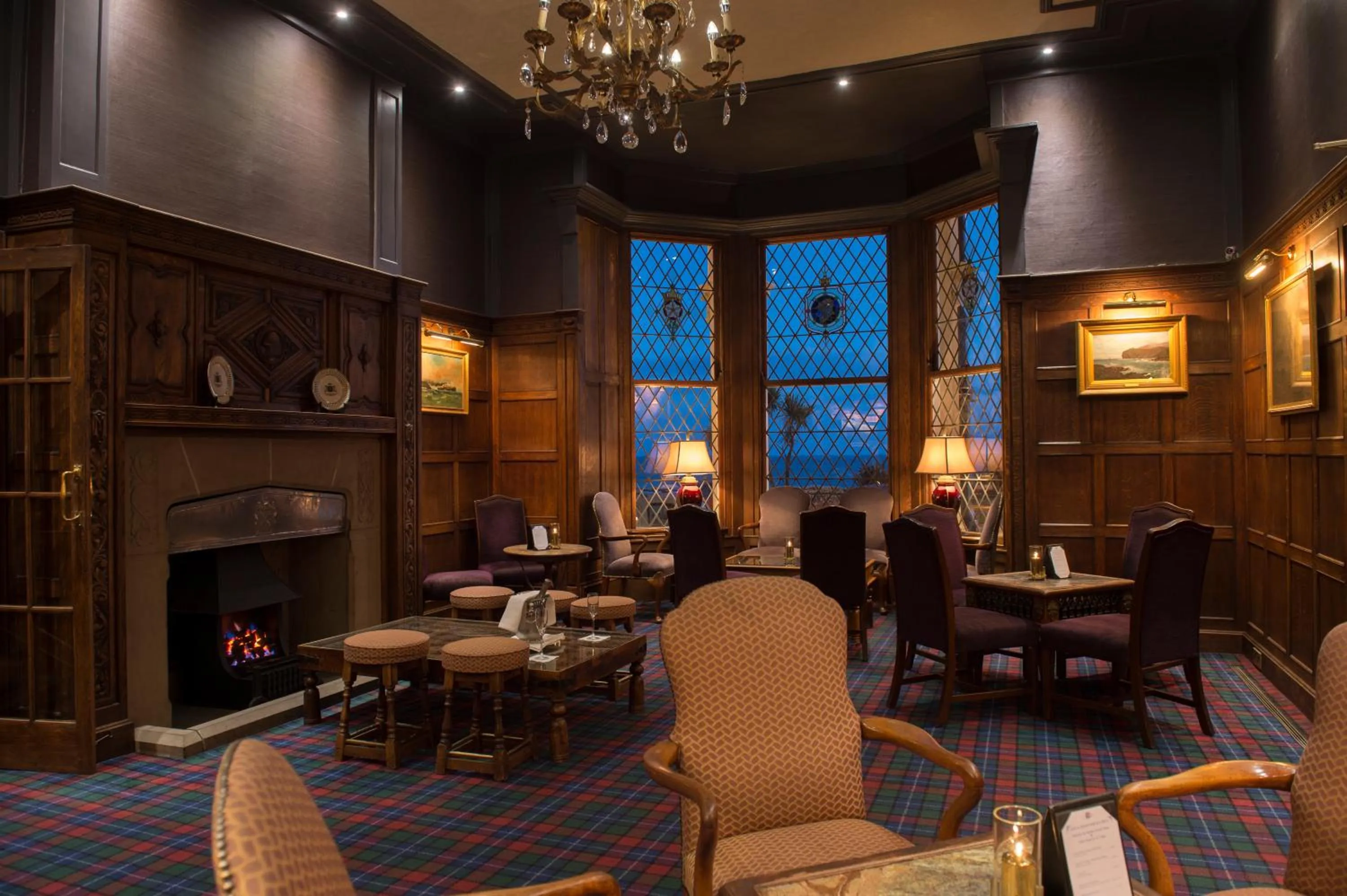 Restaurant/places to eat in Regency Hotel