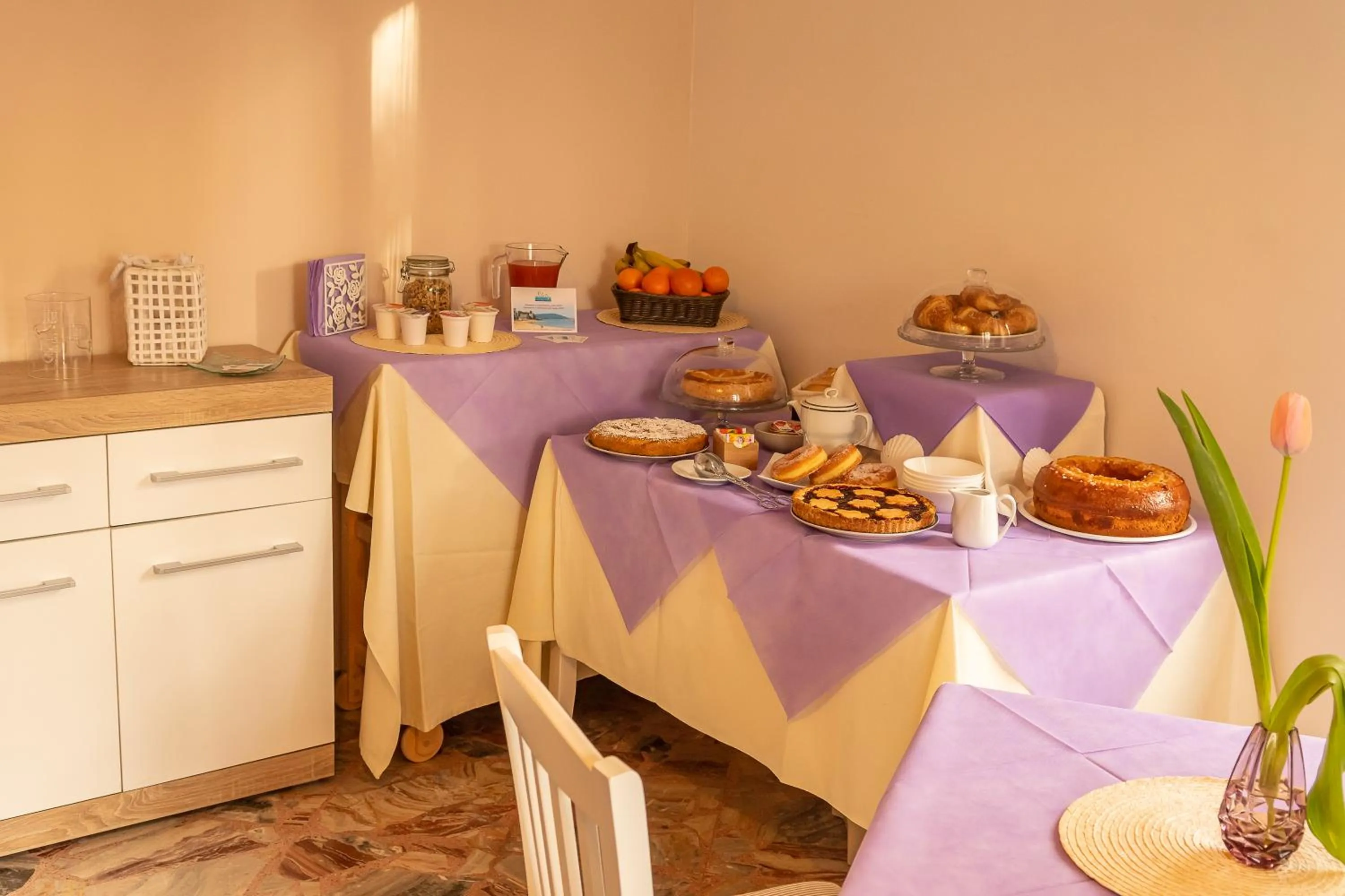 Buffet breakfast in B&B Posidonia