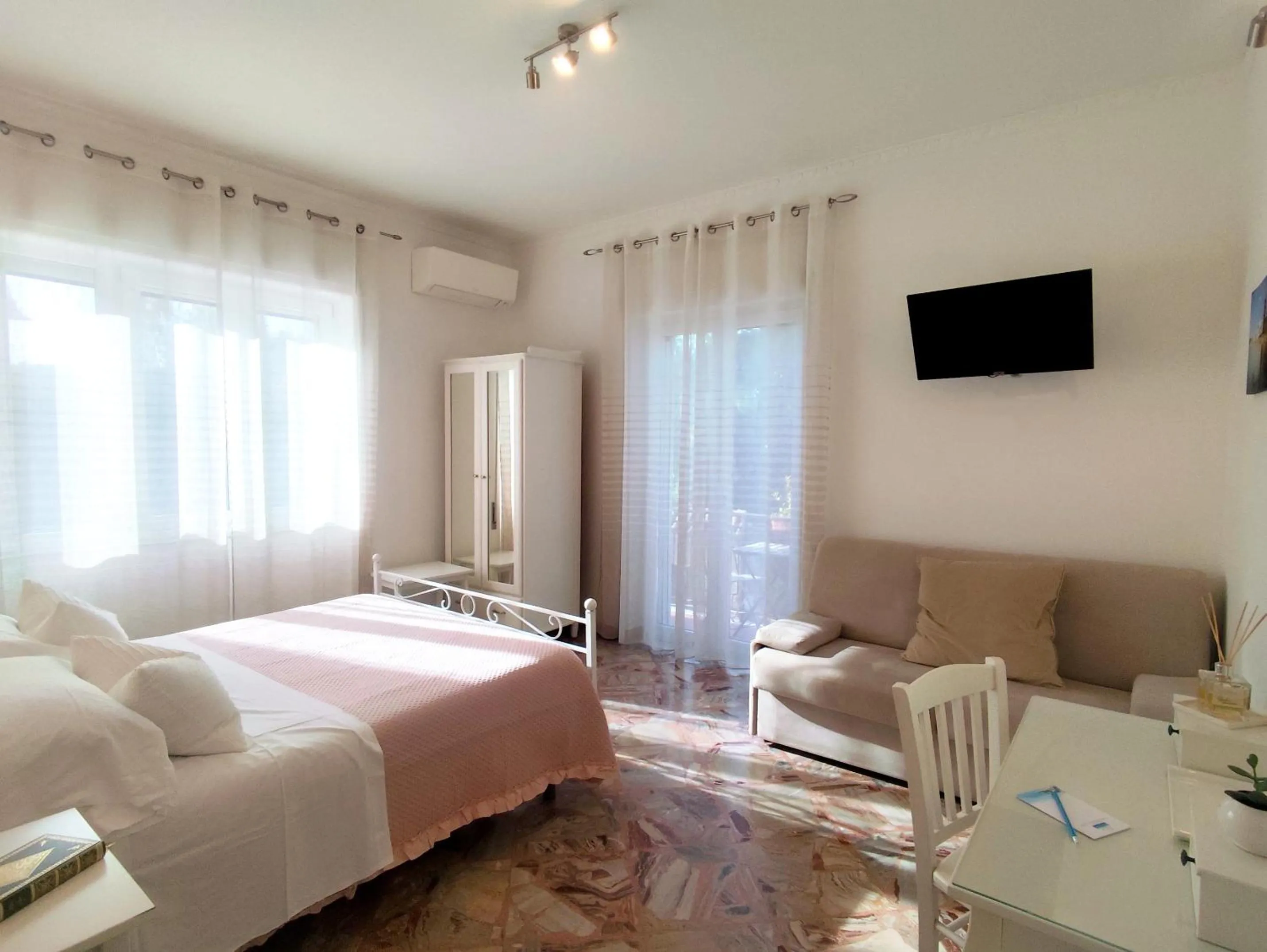 Bed in B&B Posidonia