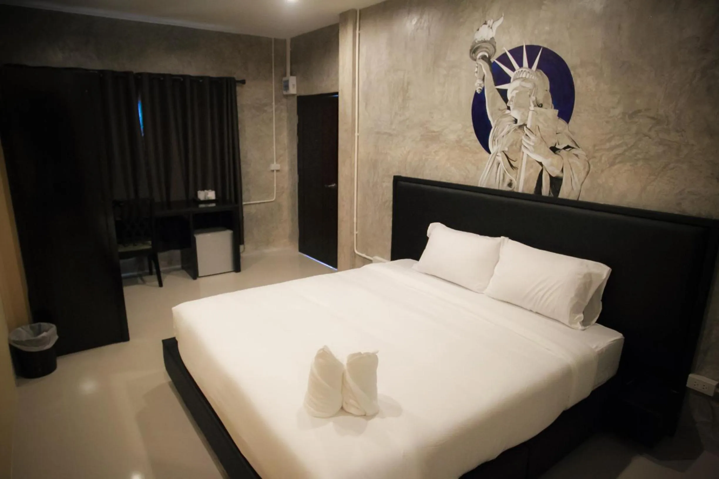 Photo of the whole room, Bed in B-Cozy Hotel