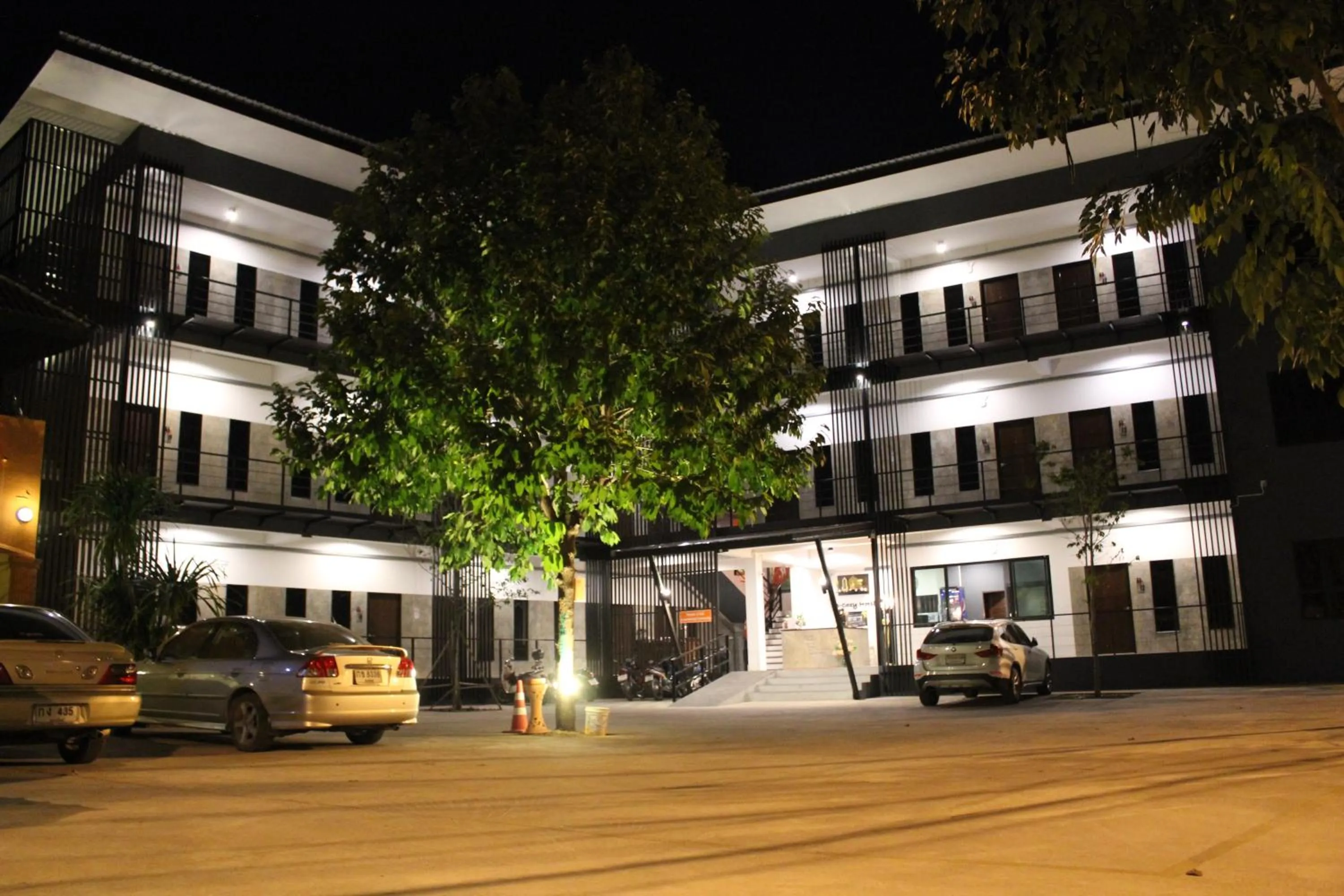 Facade/entrance in B-Cozy Hotel