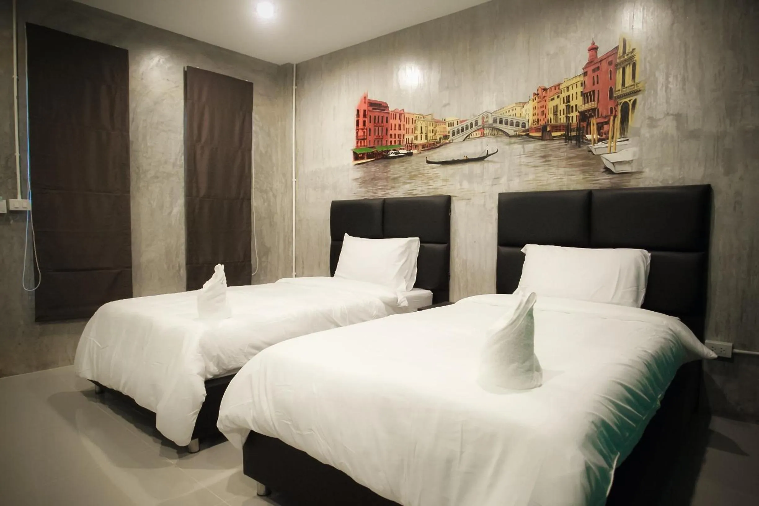 Photo of the whole room, Bed in B-Cozy Hotel