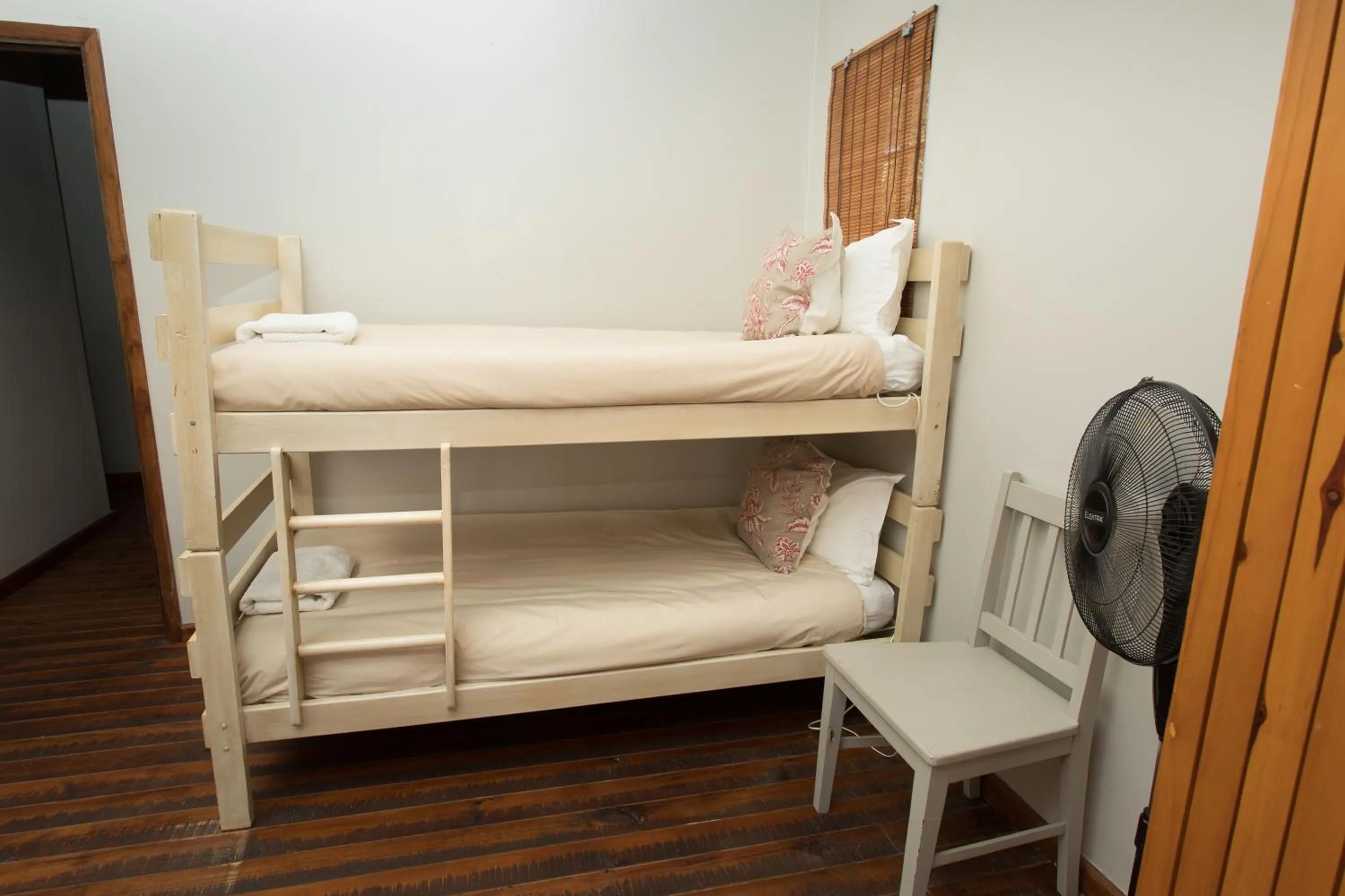 bunk bed, Bed in Bella Manga Country Escape