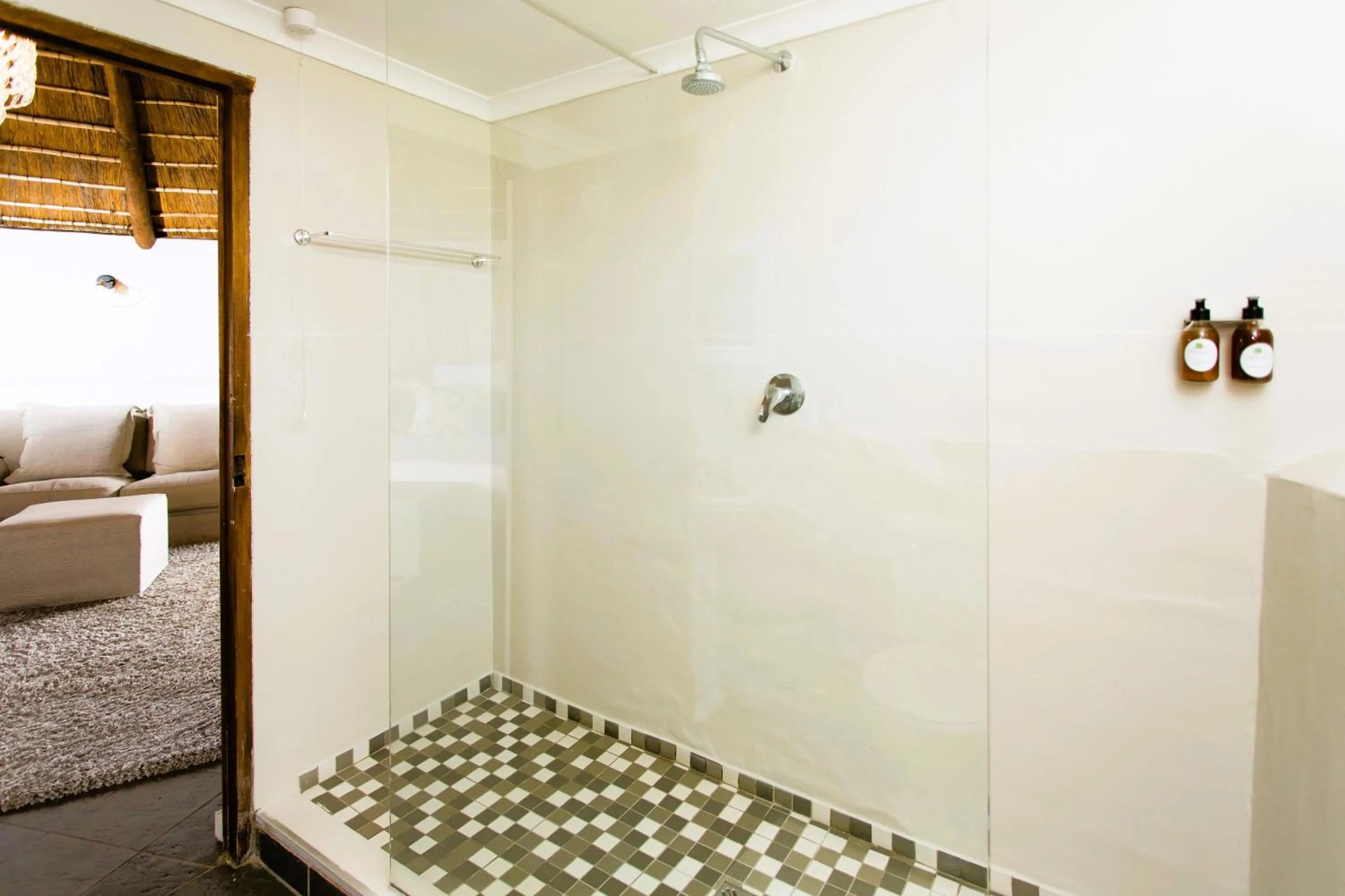 Shower in Bella Manga Country Escape