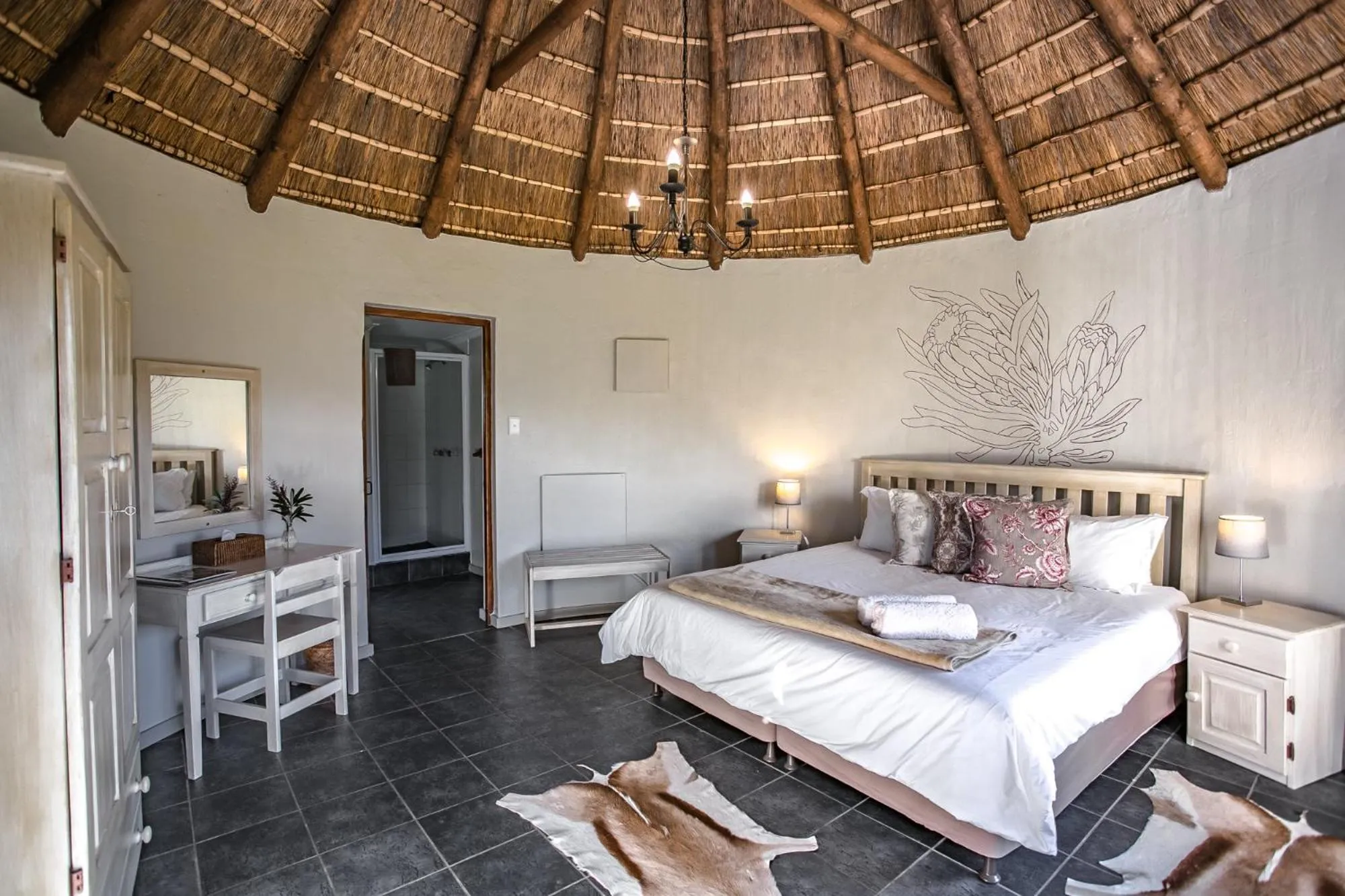 Bathroom, Bed in Bella Manga Country Escape