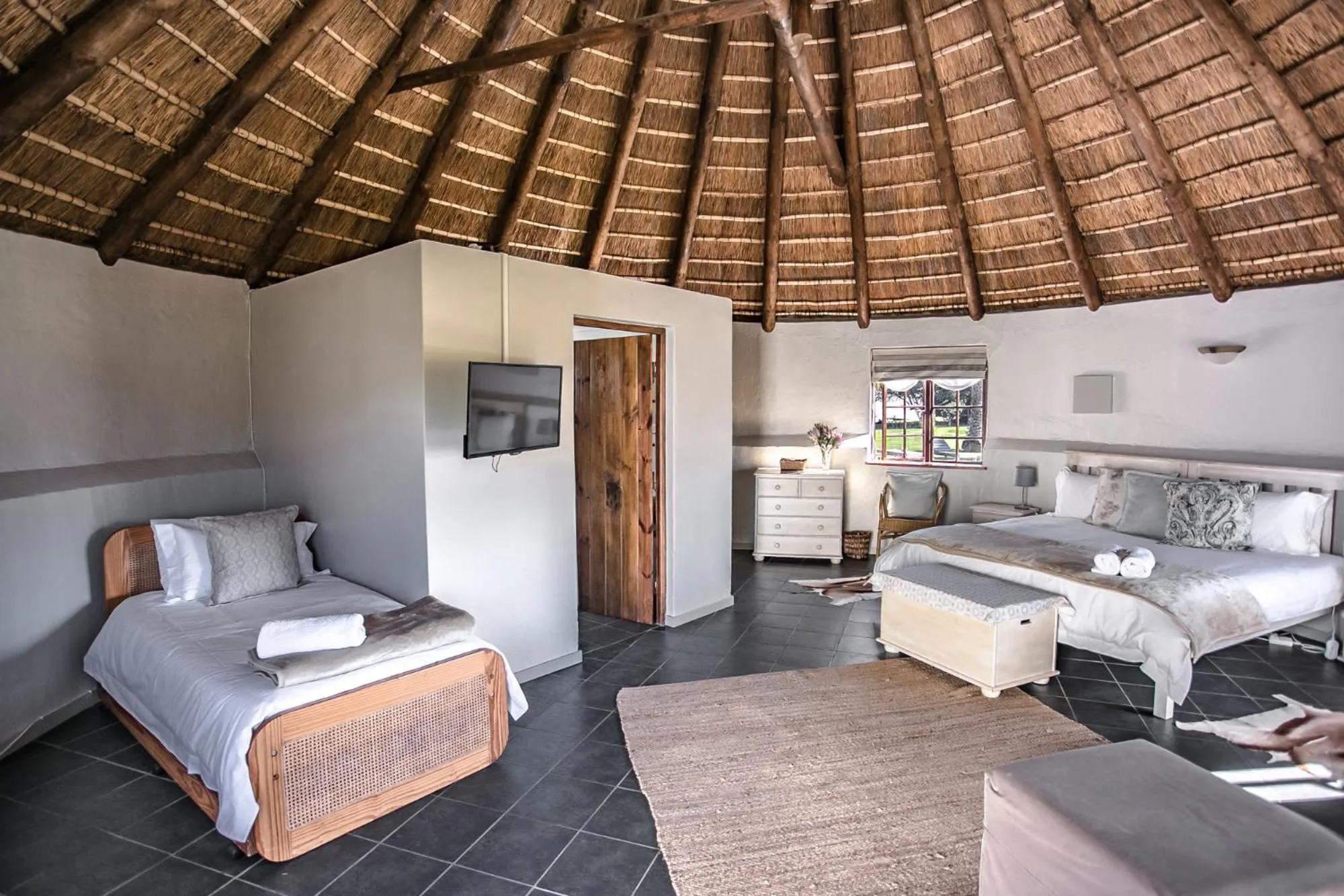 Bedroom, Bed in Bella Manga Country Escape