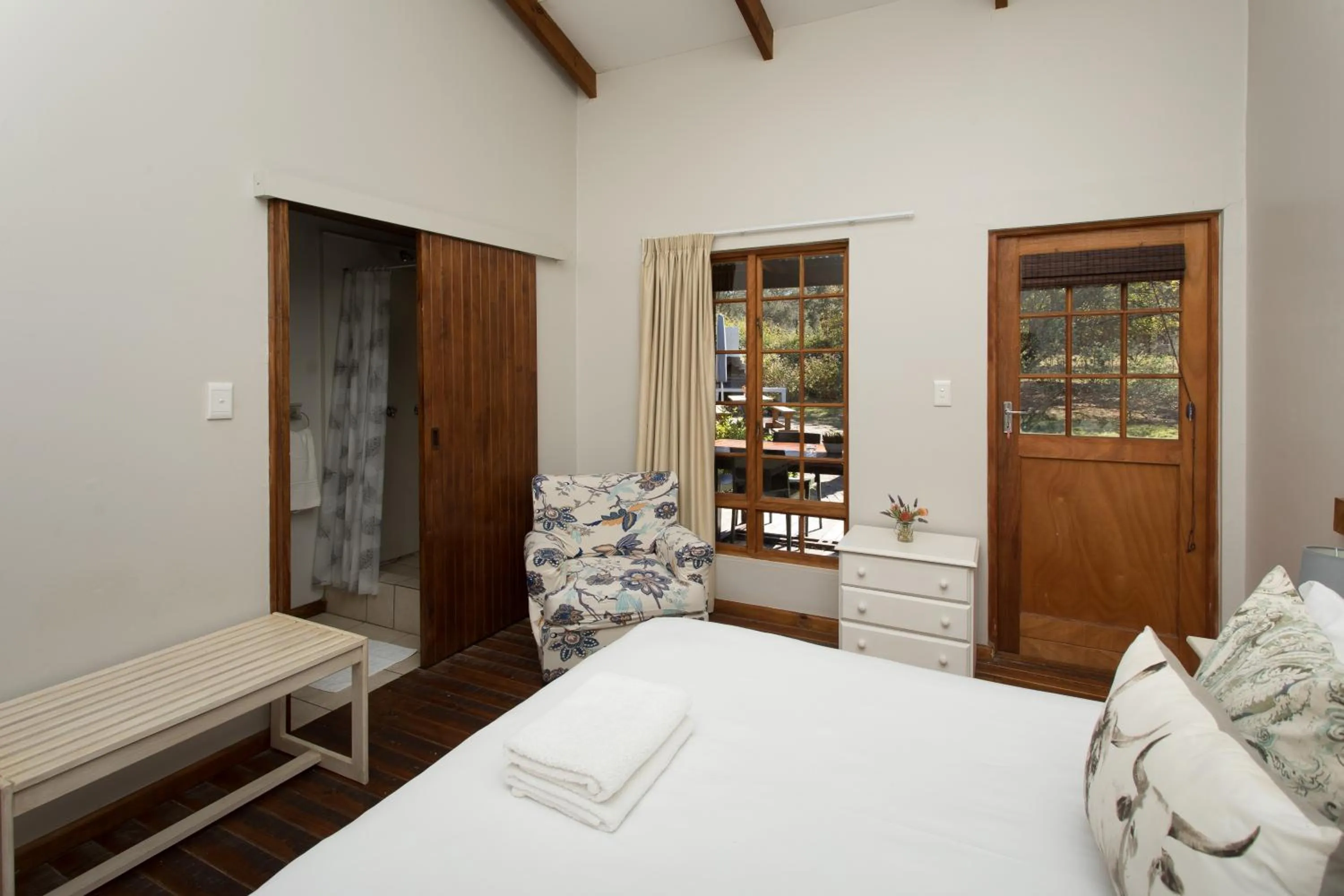 Photo of the whole room, Bed in Bella Manga Country Escape