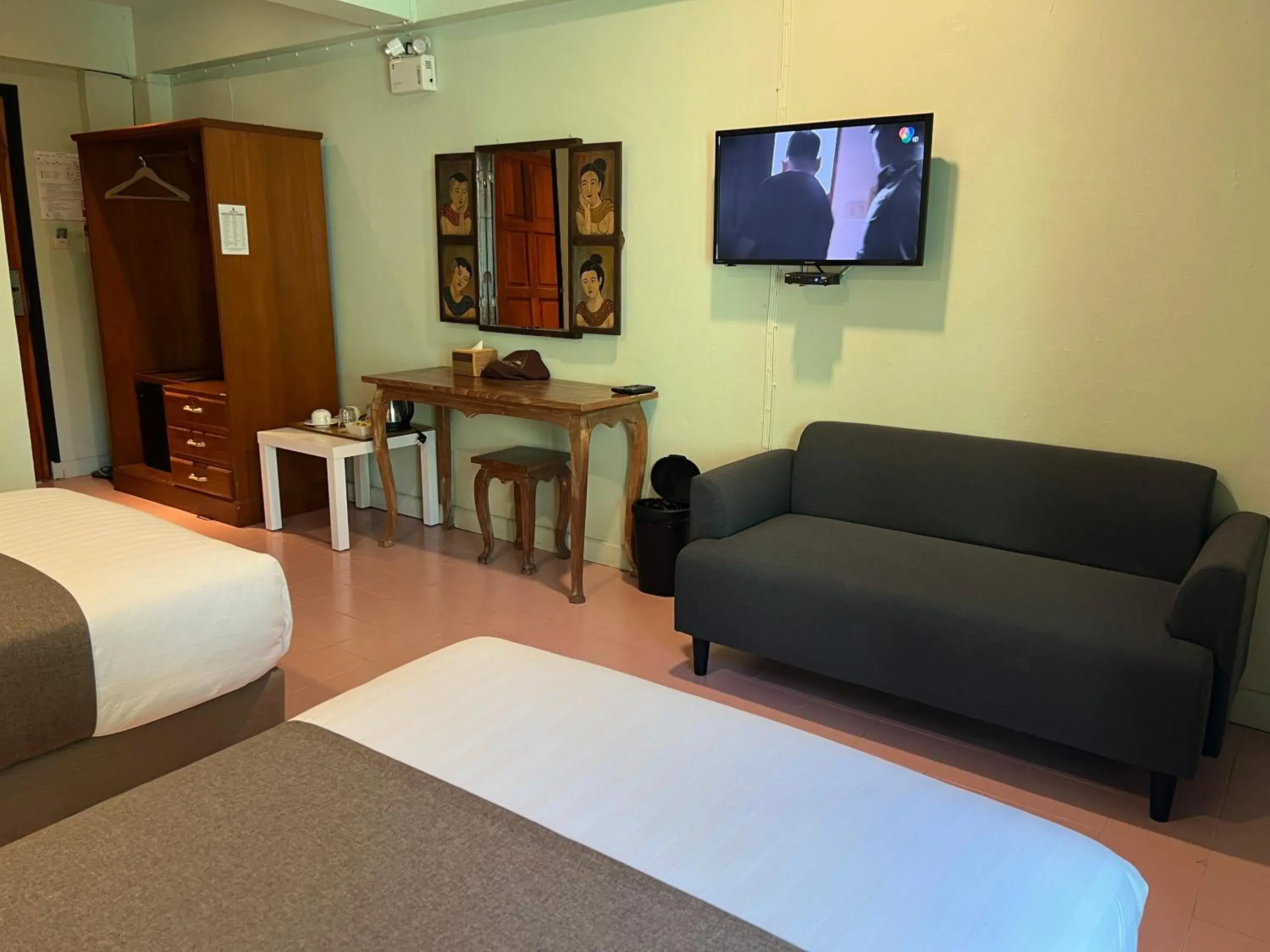 Property building, Bed in A Hotel Budget Property building, Bed in A Hotel Budget