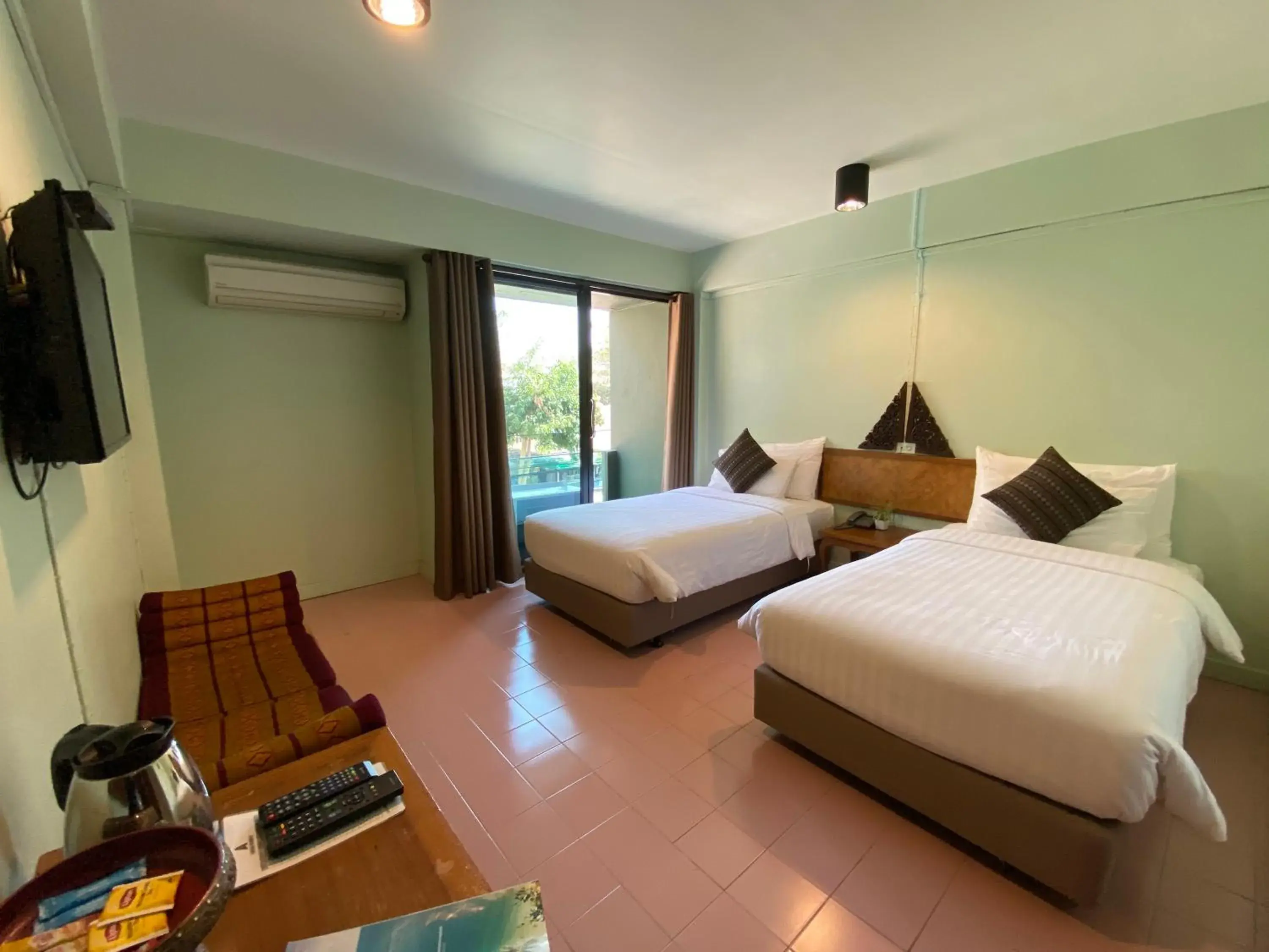 Photo of the whole room, Bed in A Hotel Budget Photo of the whole room, Bed in A Hotel Budget