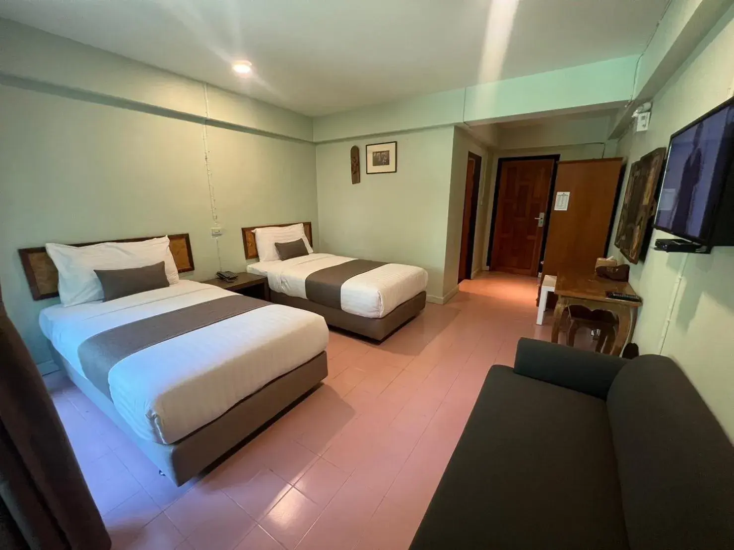 Bed in A Hotel Budget Bed in A Hotel Budget