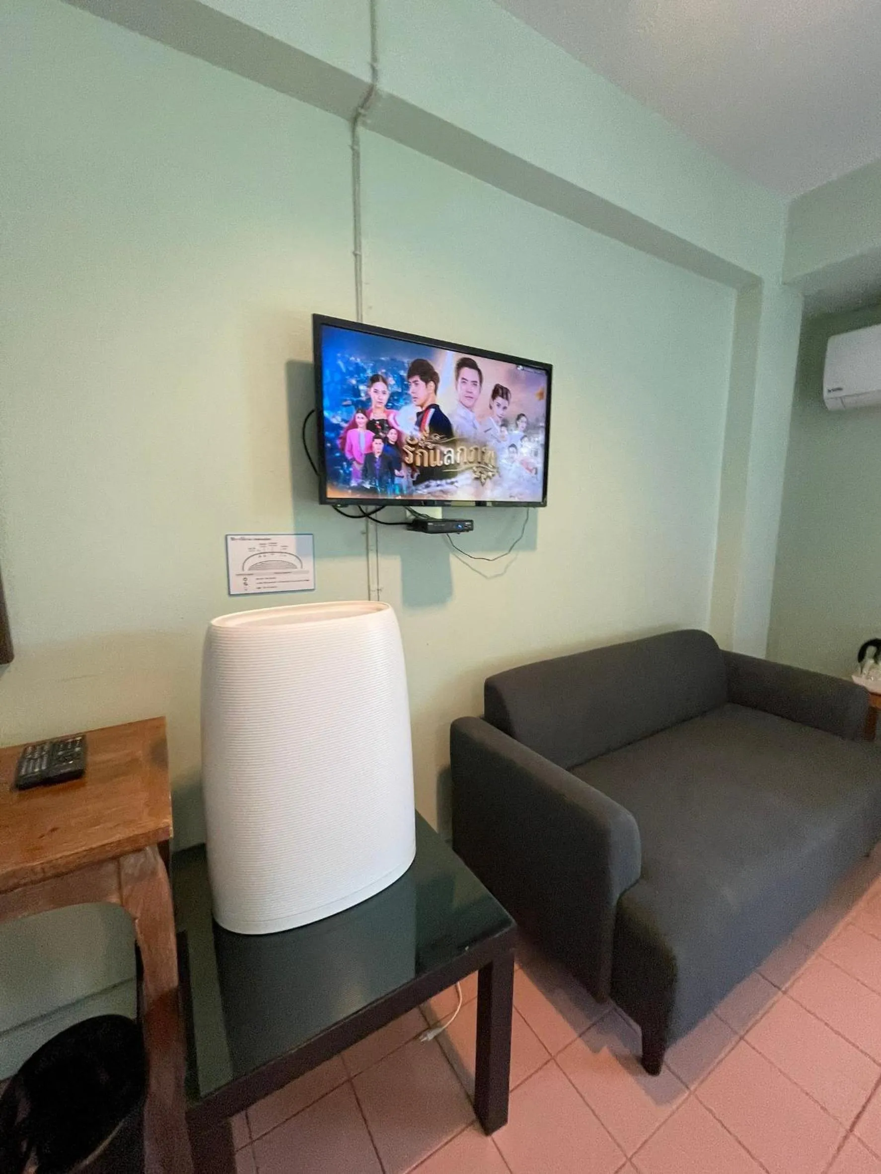 Area and facilities in A Hotel Budget