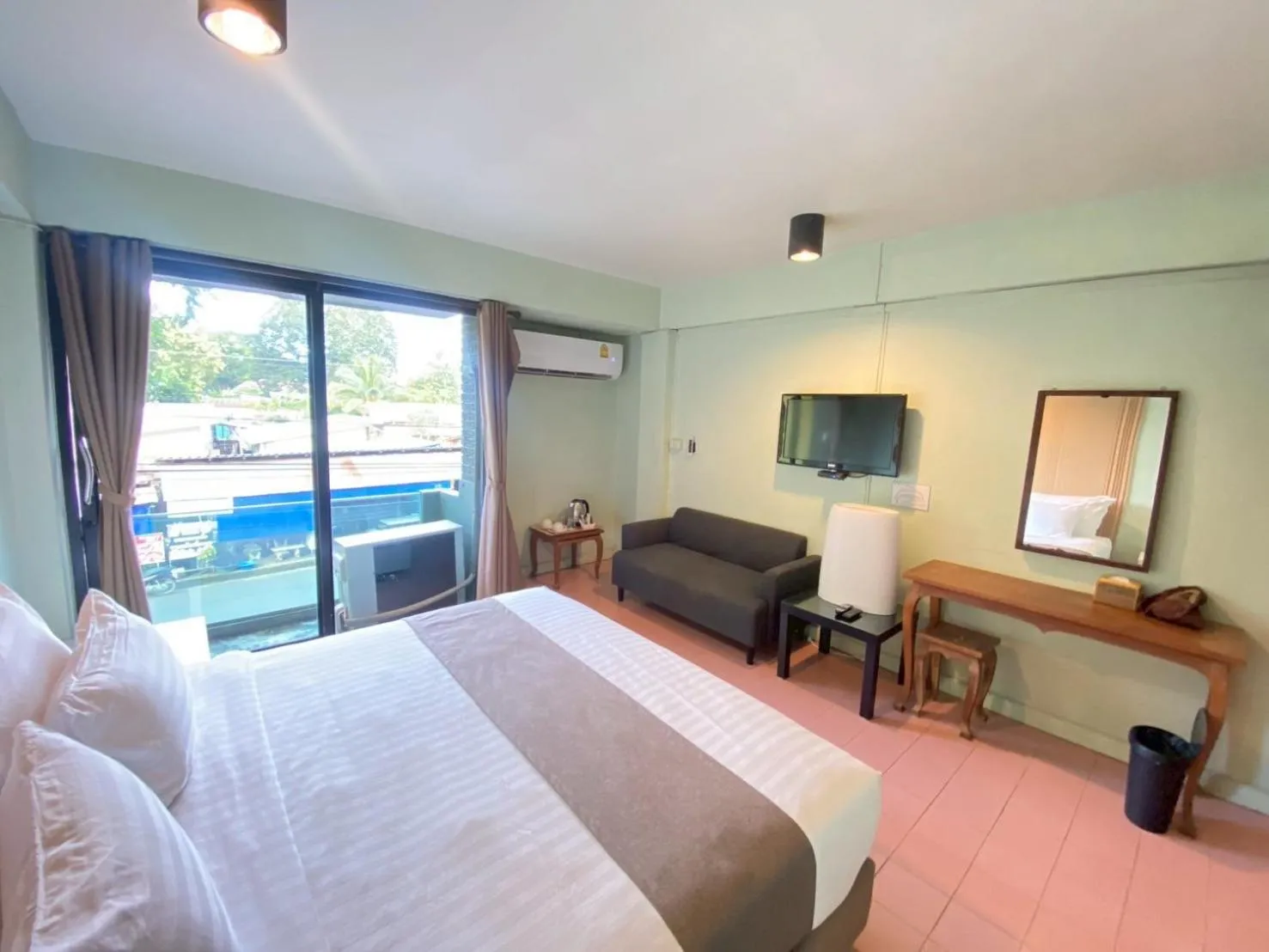 Bedroom, Bed in A Hotel Budget