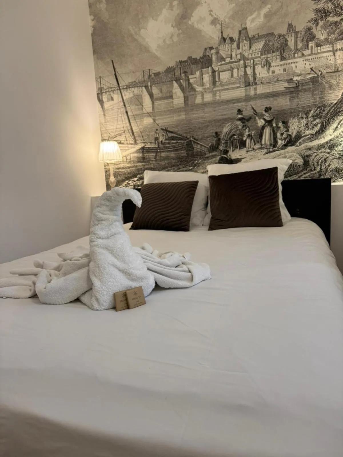 Bedroom, Bed in Les Pénates de Loire