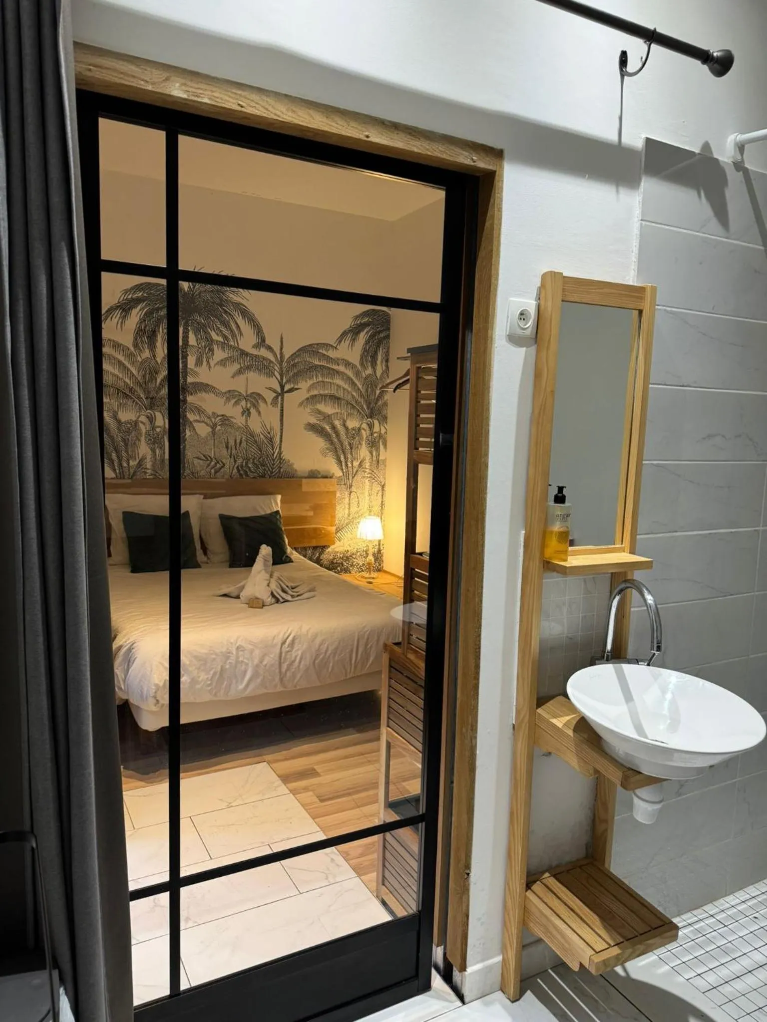 Bedroom, Bed in Les Pénates de Loire