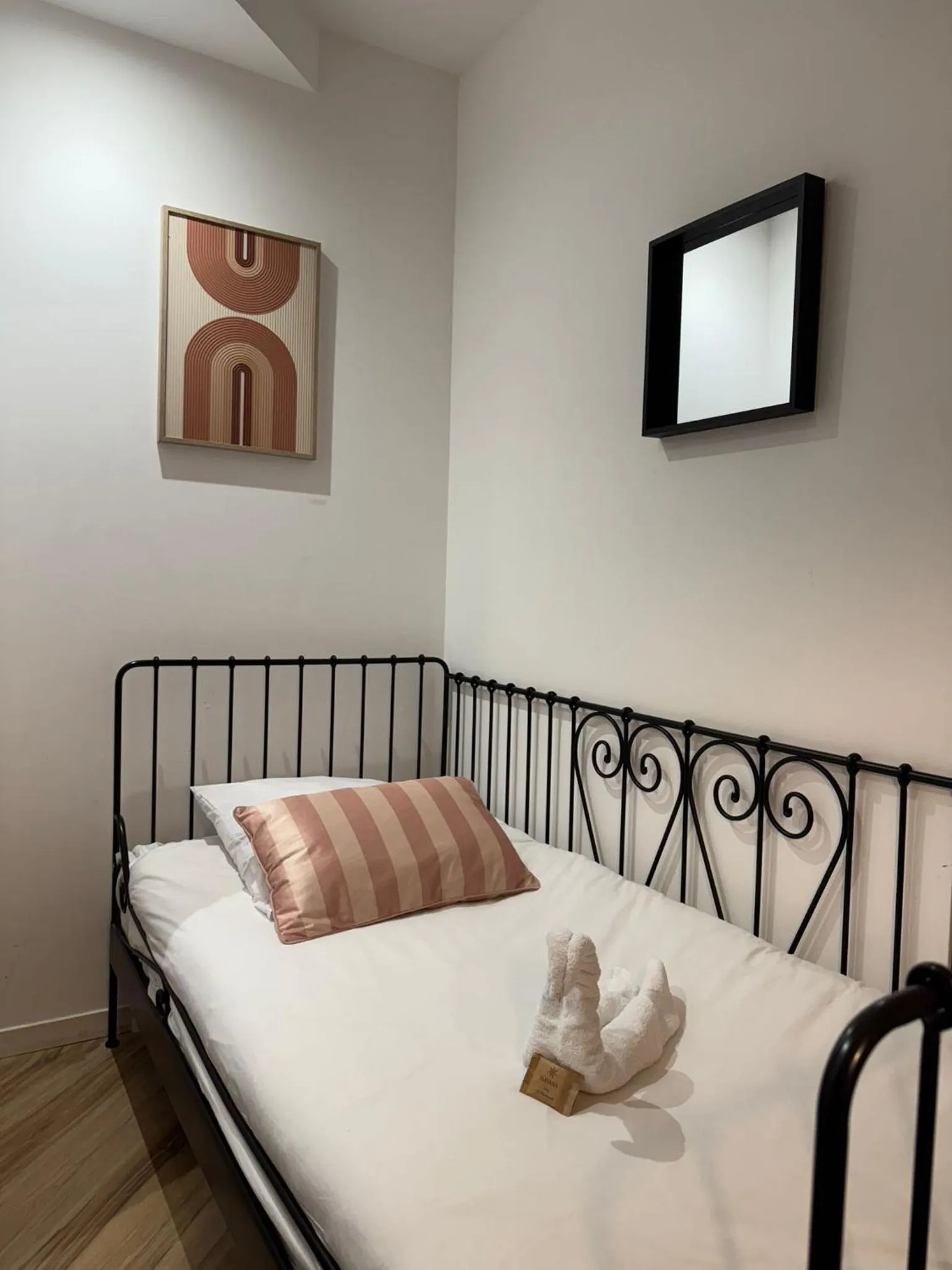 Bedroom, Bed in Les Pénates de Loire