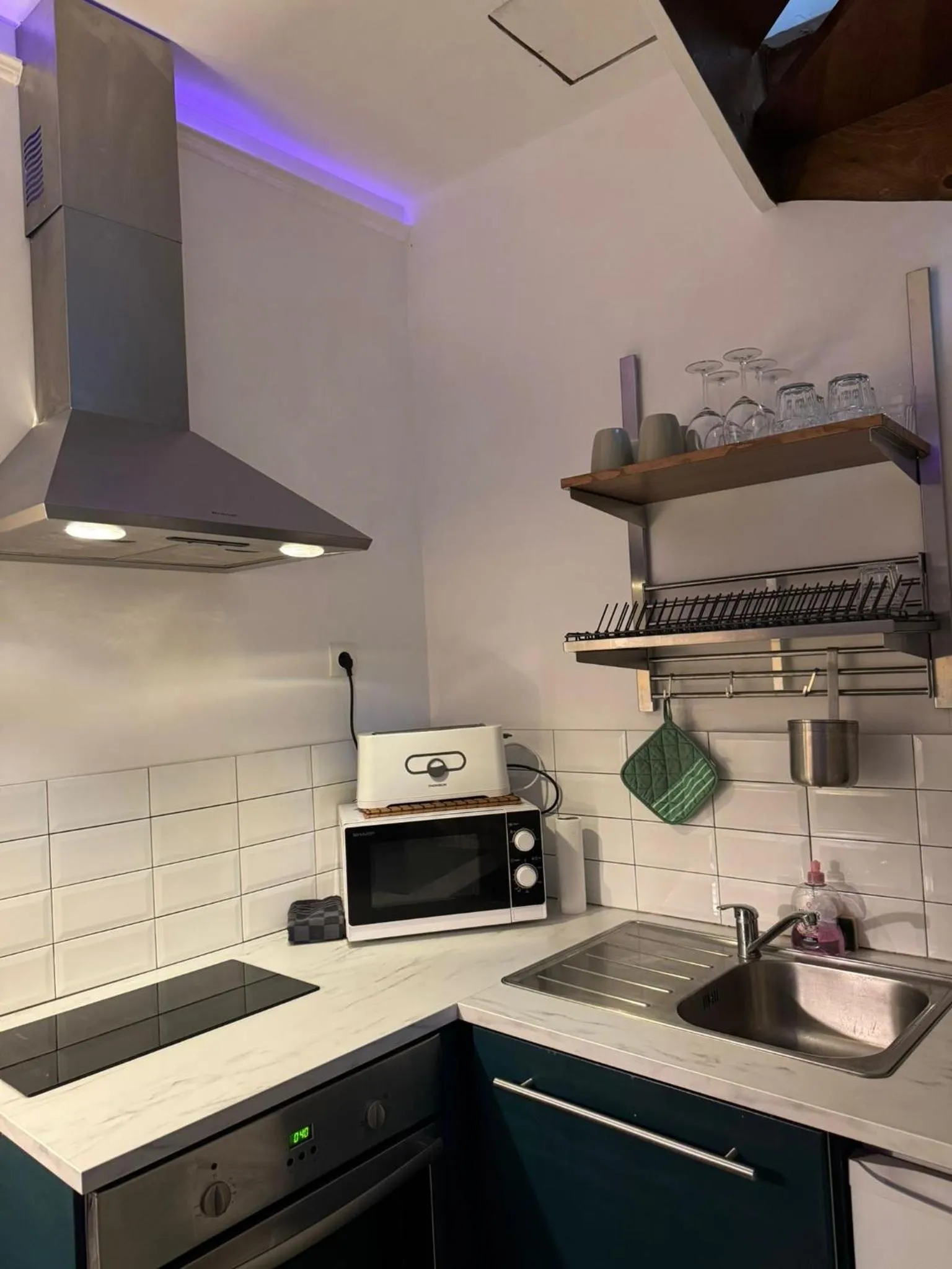 Kitchen or kitchenette in Les Pénates de Loire