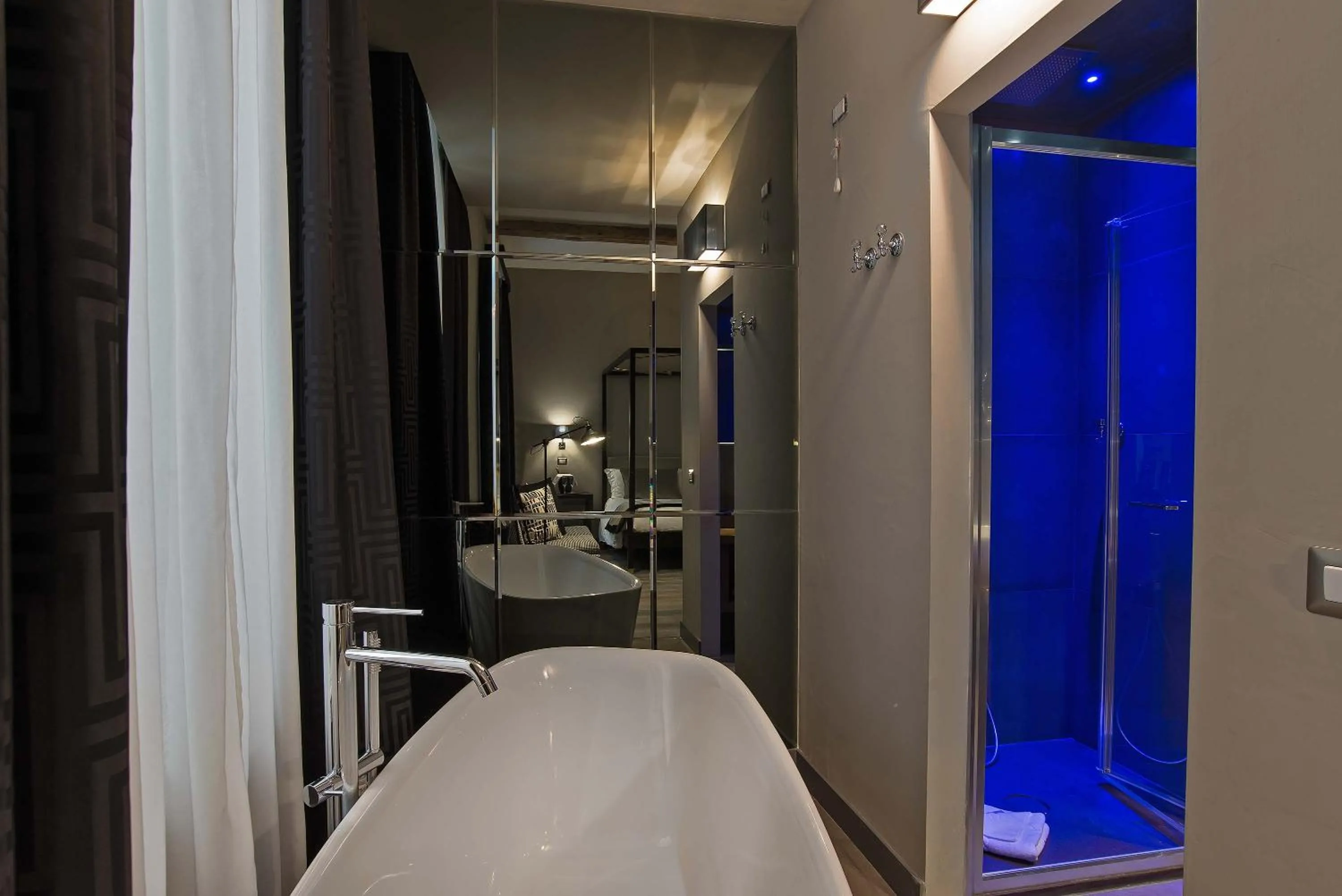 Bathroom in Colonna Suite Del Corso