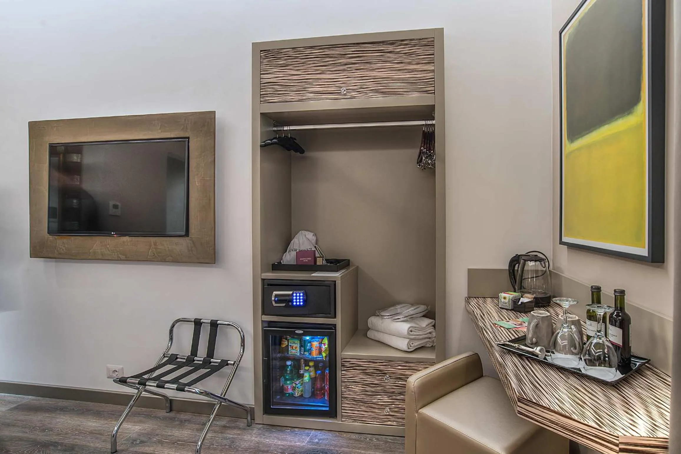 Photo of the whole room in Colonna Suite Del Corso