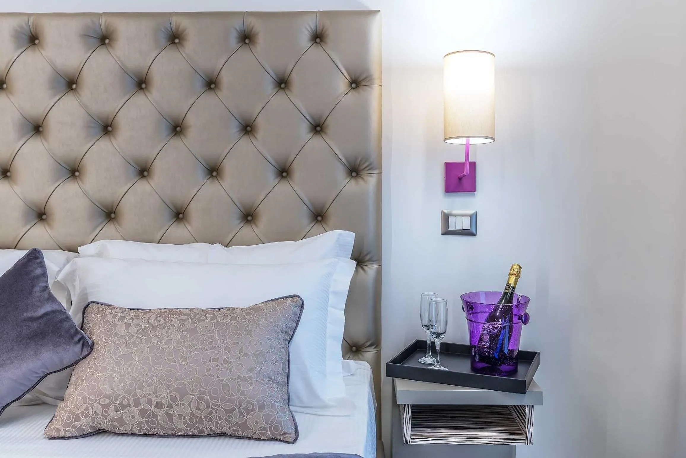 Decorative detail, Bed in Colonna Suite Del Corso