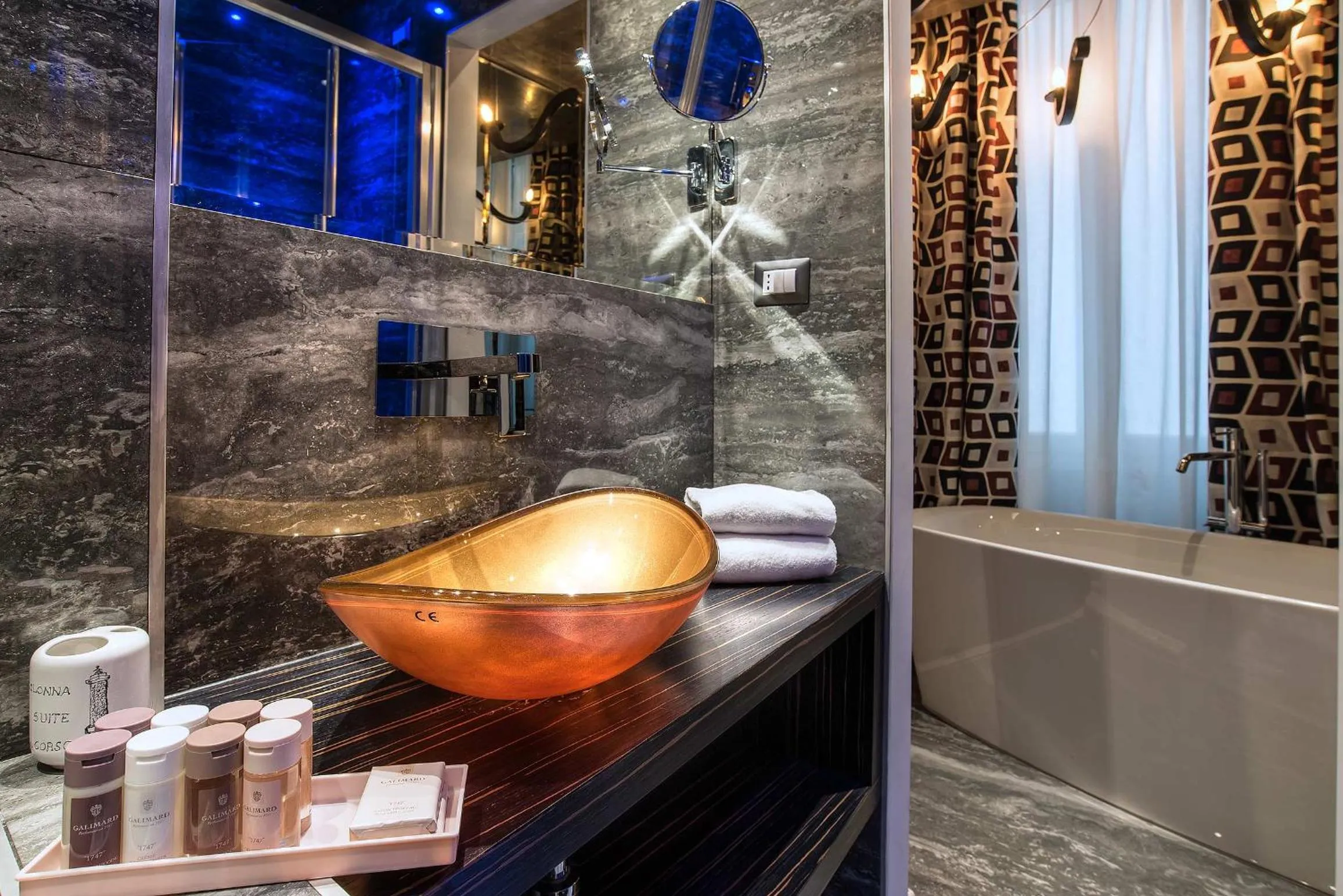 Bathroom in Colonna Suite Del Corso