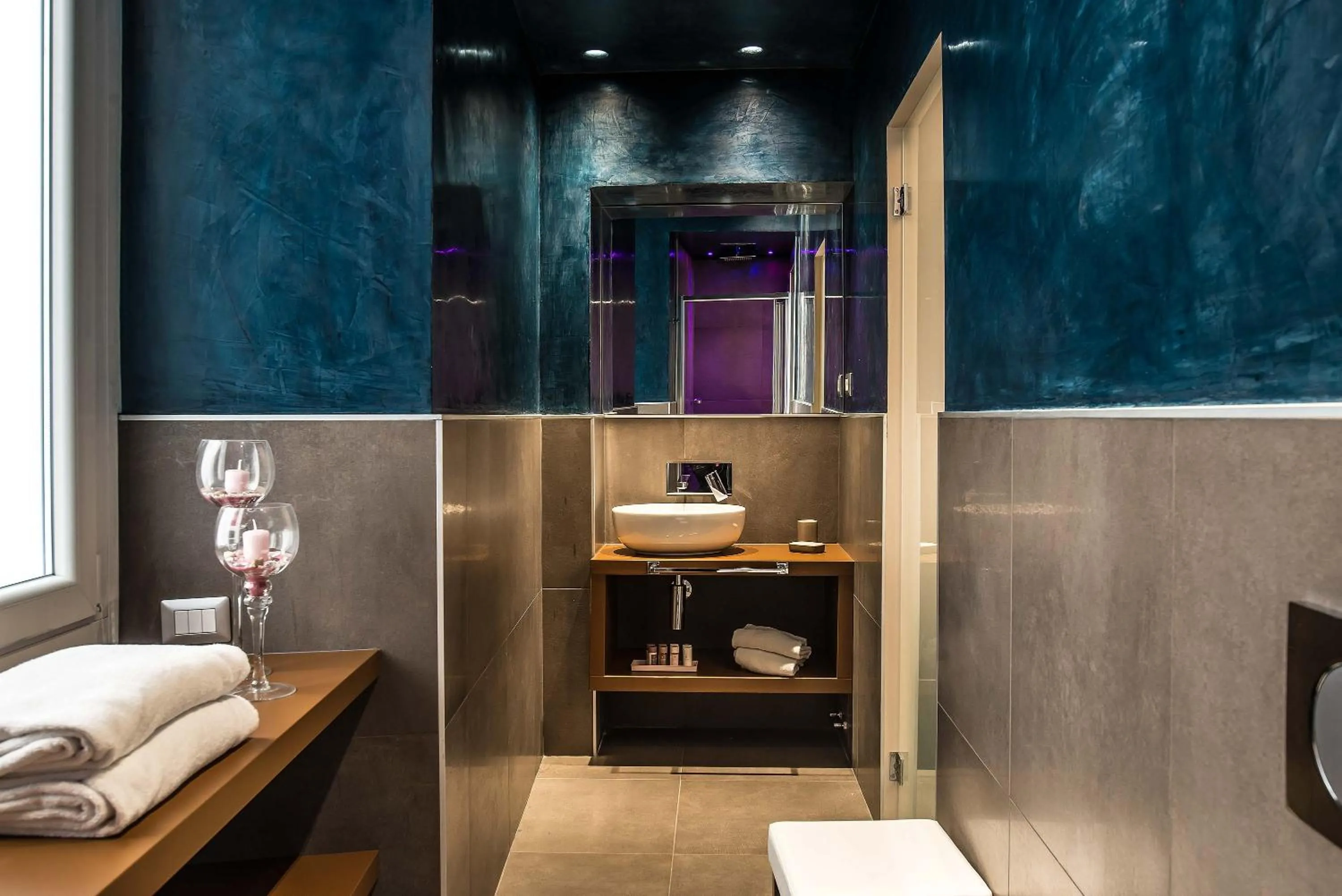 Bathroom in Colonna Suite Del Corso