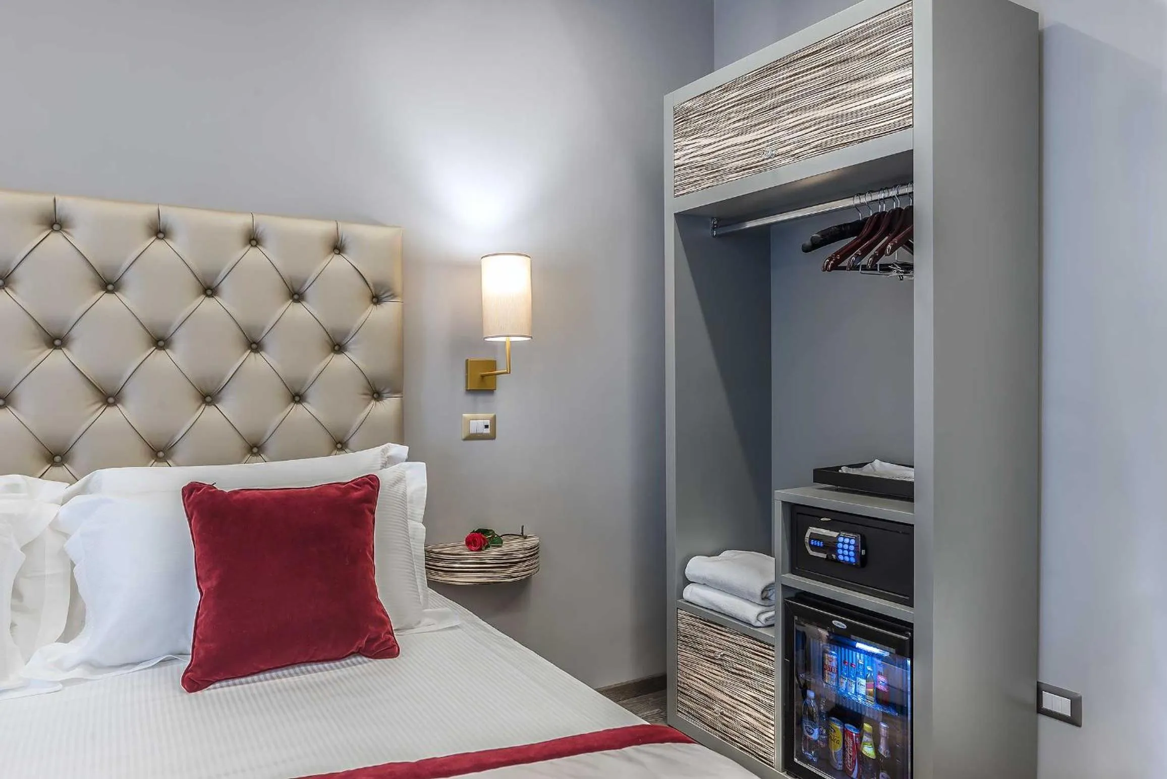 Decorative detail, Bed in Colonna Suite Del Corso