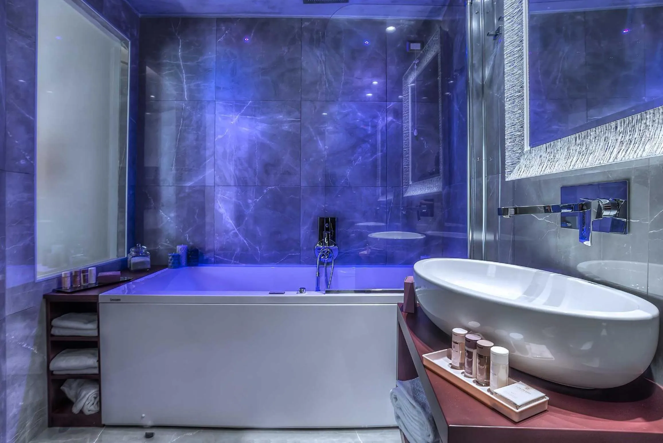 Bathroom in Colonna Suite Del Corso