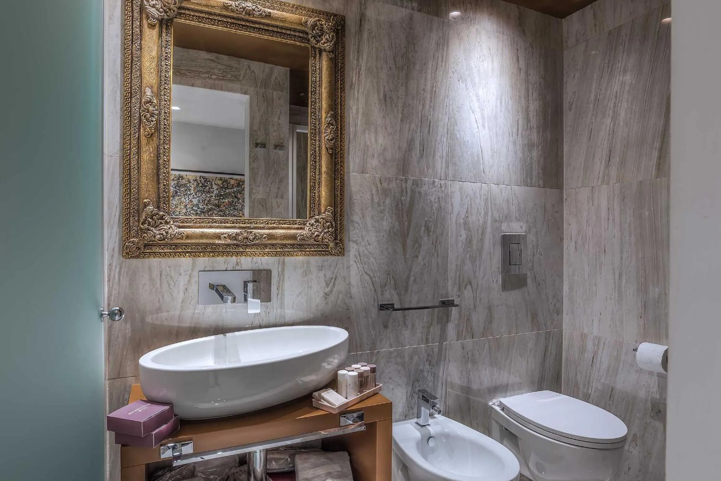 Bathroom in Colonna Suite Del Corso