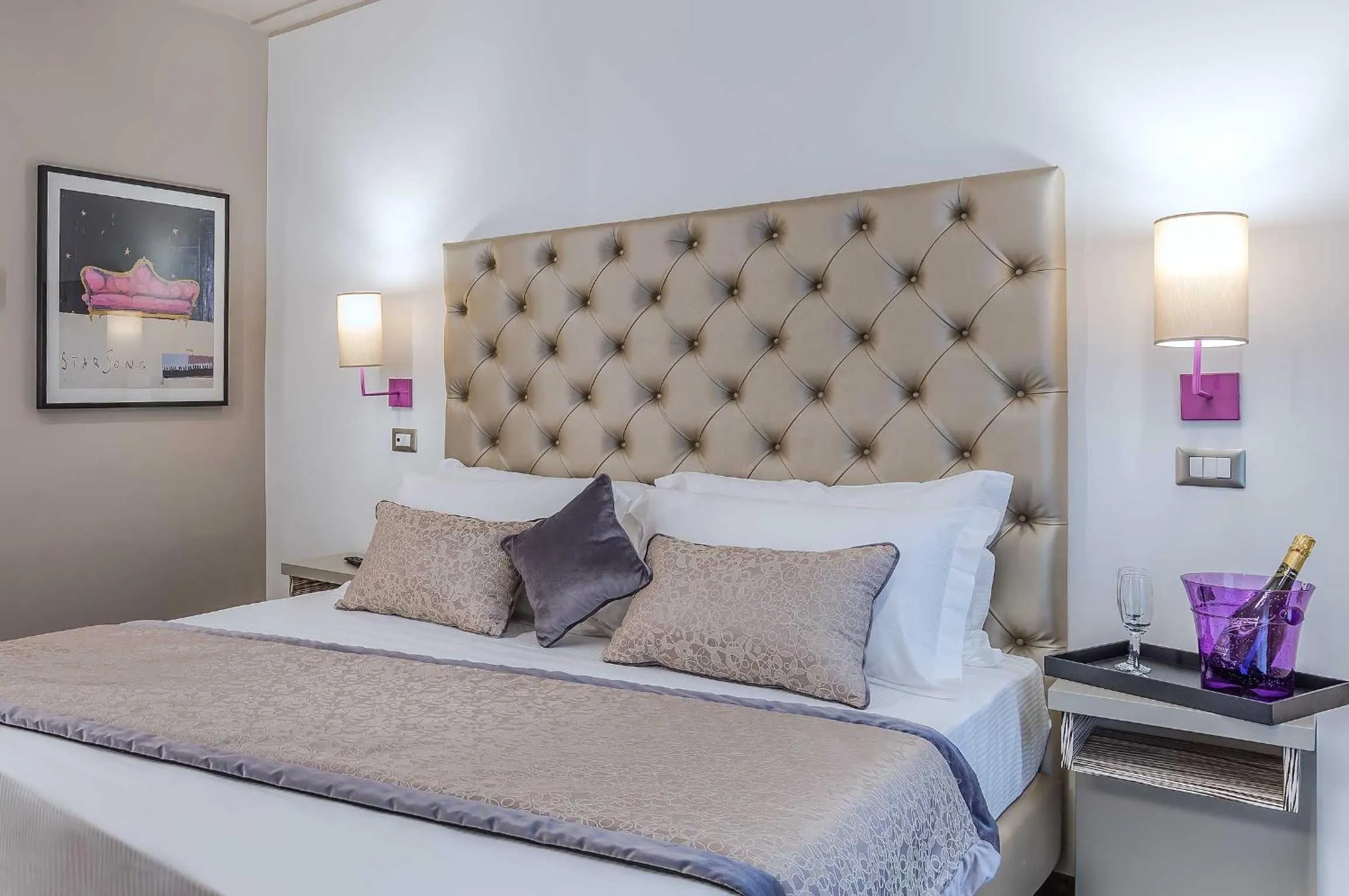 Bed in Colonna Suite Del Corso