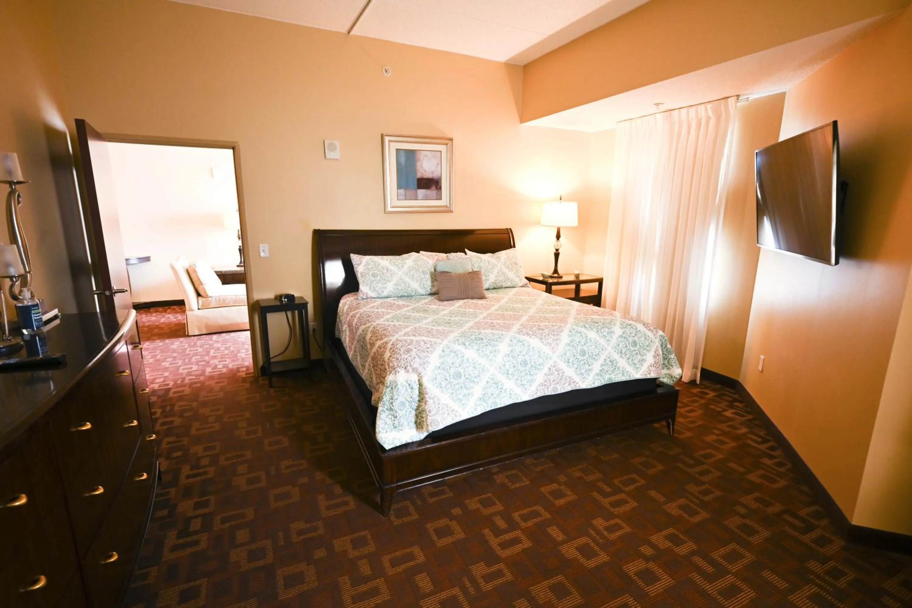 Bed in Wild Rose Casino & Hotel Emmetsburg