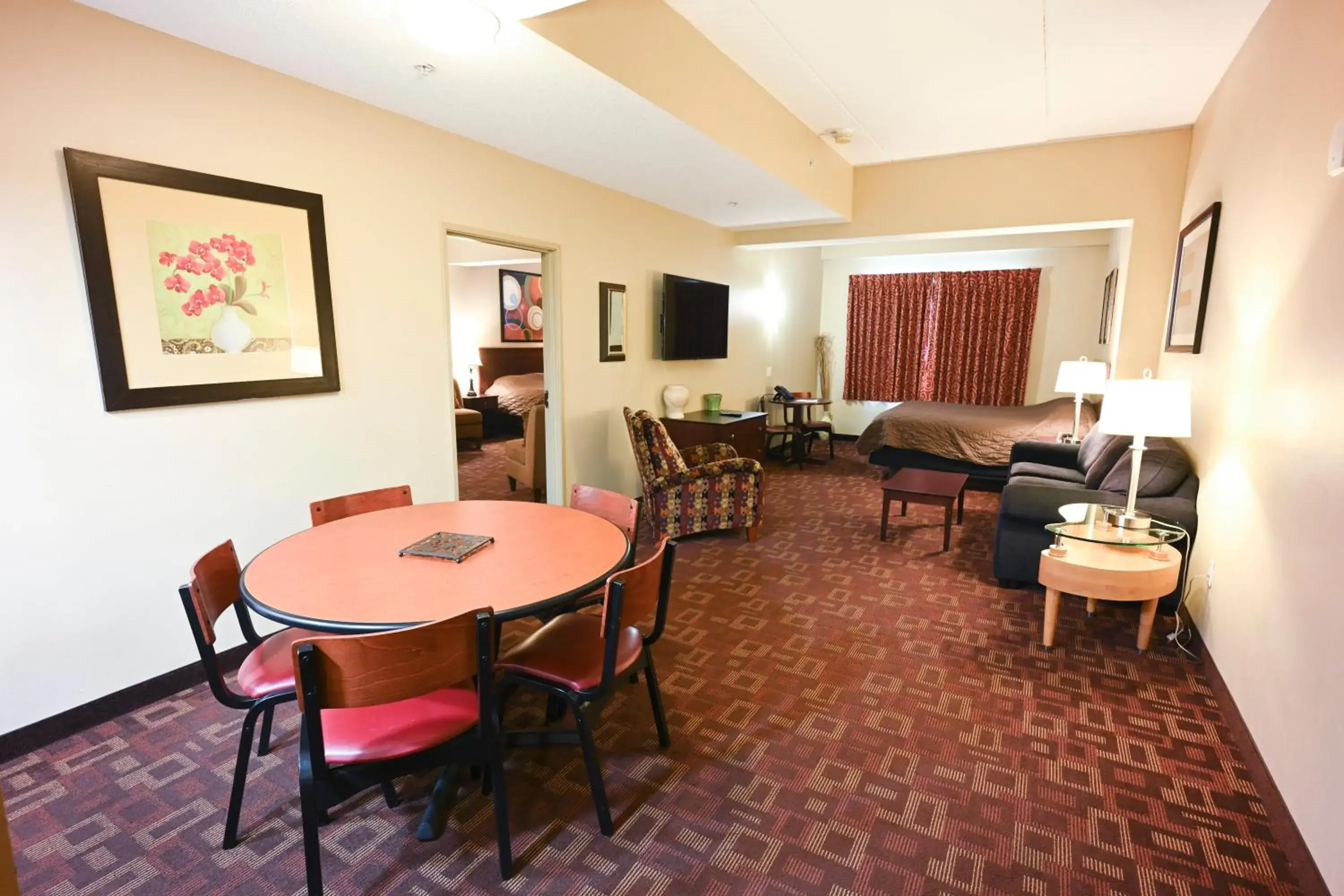 Two-Bedroom Suite - single occupancy in Wild Rose Casino & Hotel Emmetsburg Two-Bedroom Suite - single occupancy in Wild Rose Casino & Hotel Emmetsburg