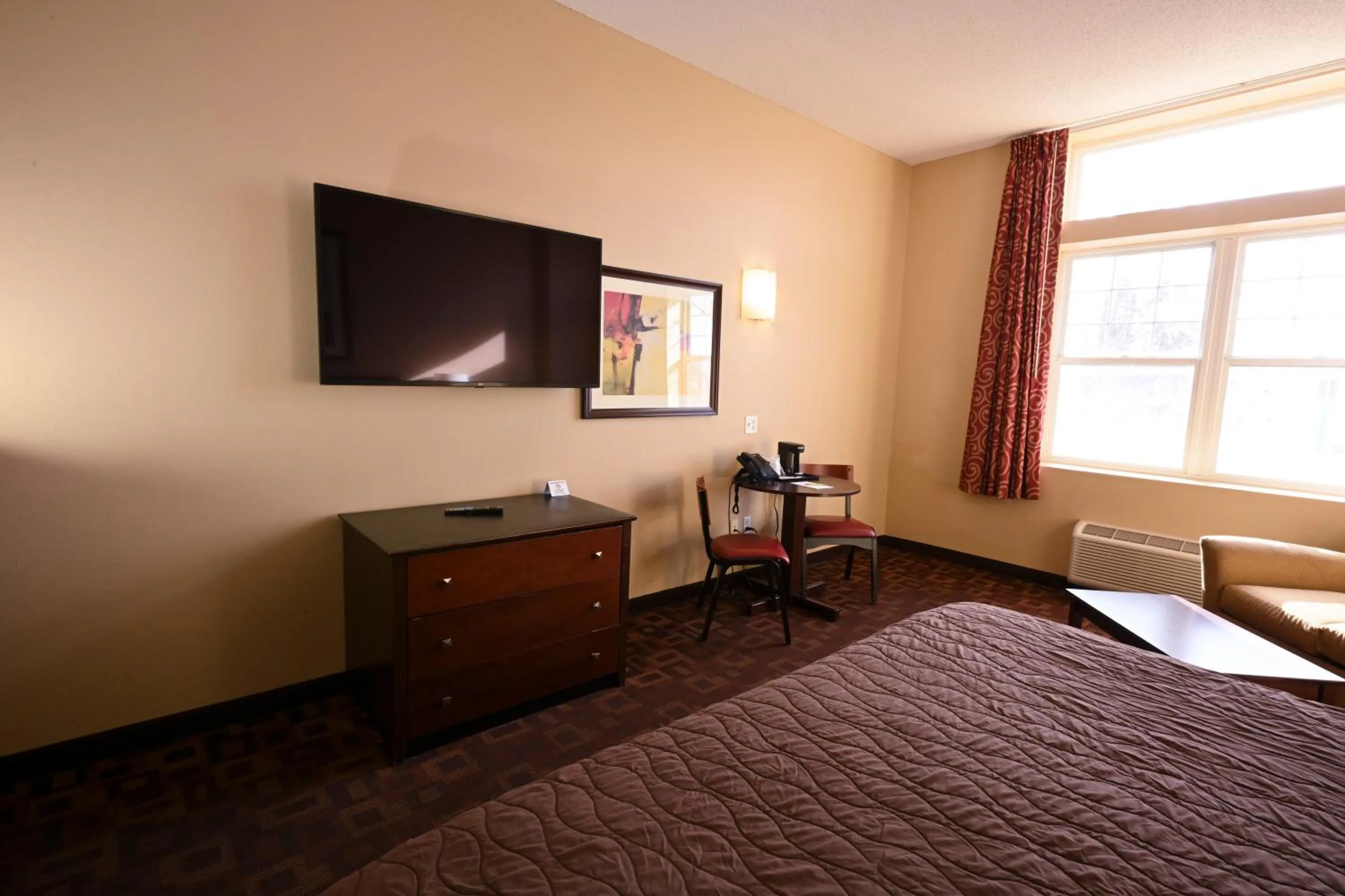 TV and multimedia, Bed in Wild Rose Casino & Hotel Emmetsburg