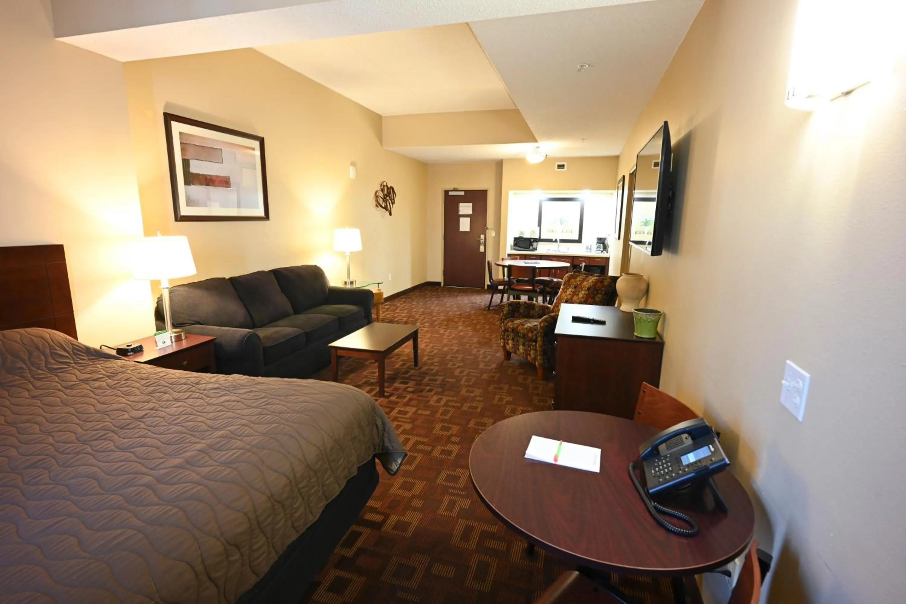 Bed in Wild Rose Casino & Hotel Emmetsburg
