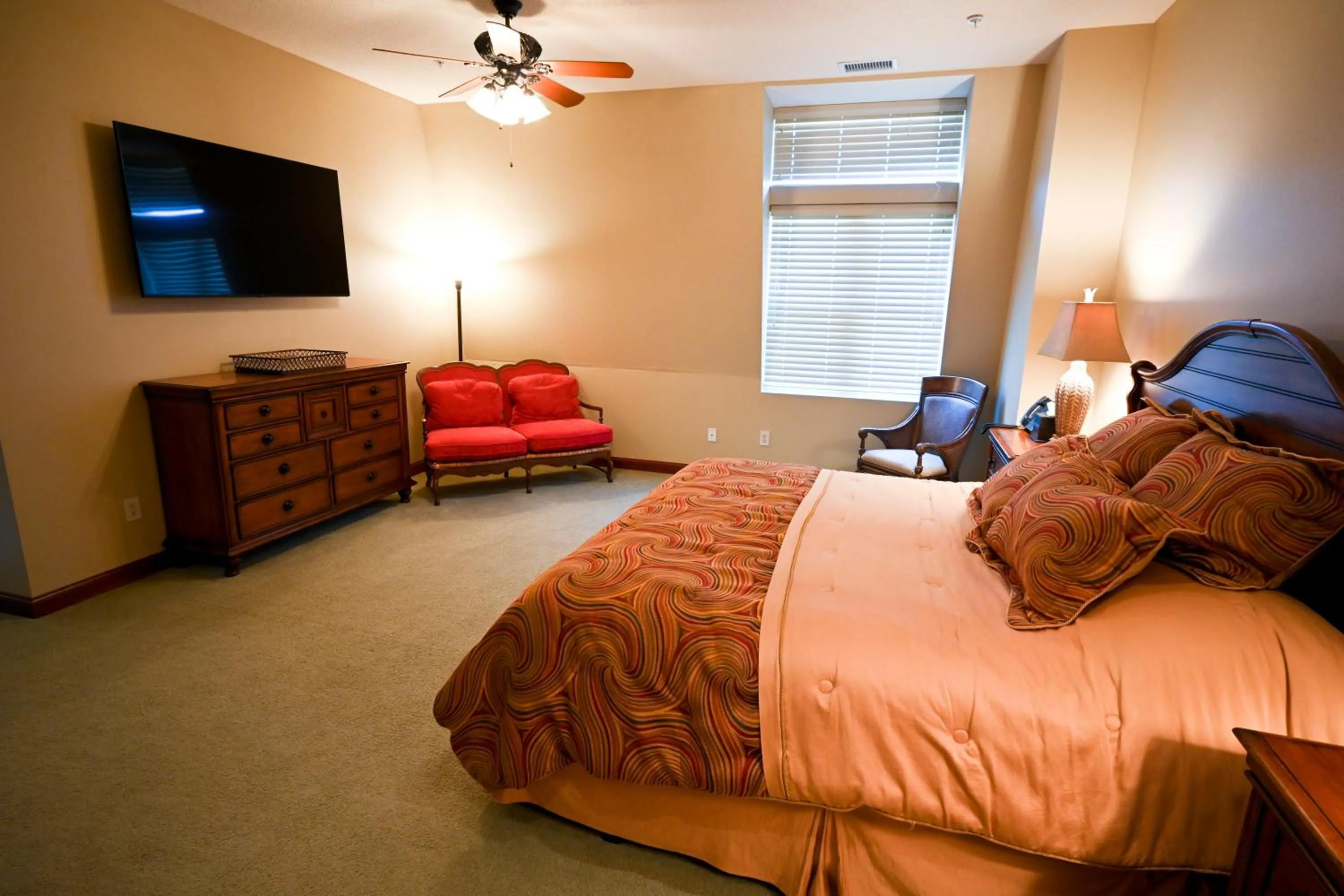 Bed in Wild Rose Casino & Hotel Emmetsburg